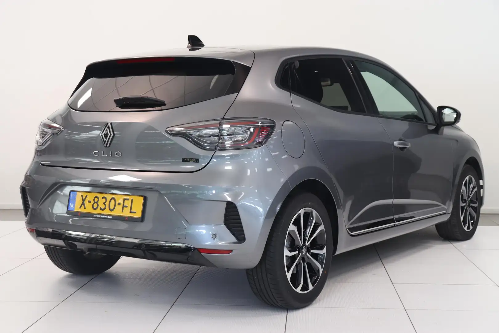 Renault Clio 1.6 E-Tech Full Hybrid 145 techno | Camera | Navig Grau - 2