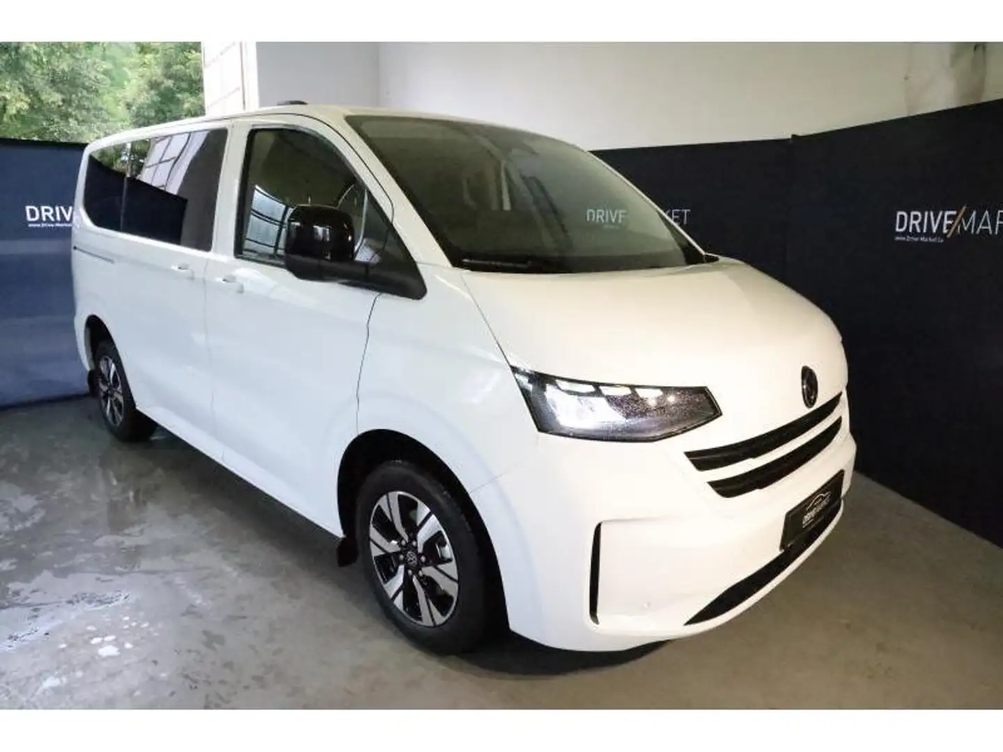 Volkswagen T7 Caravelle Life AHK NAVI Blanc - 1