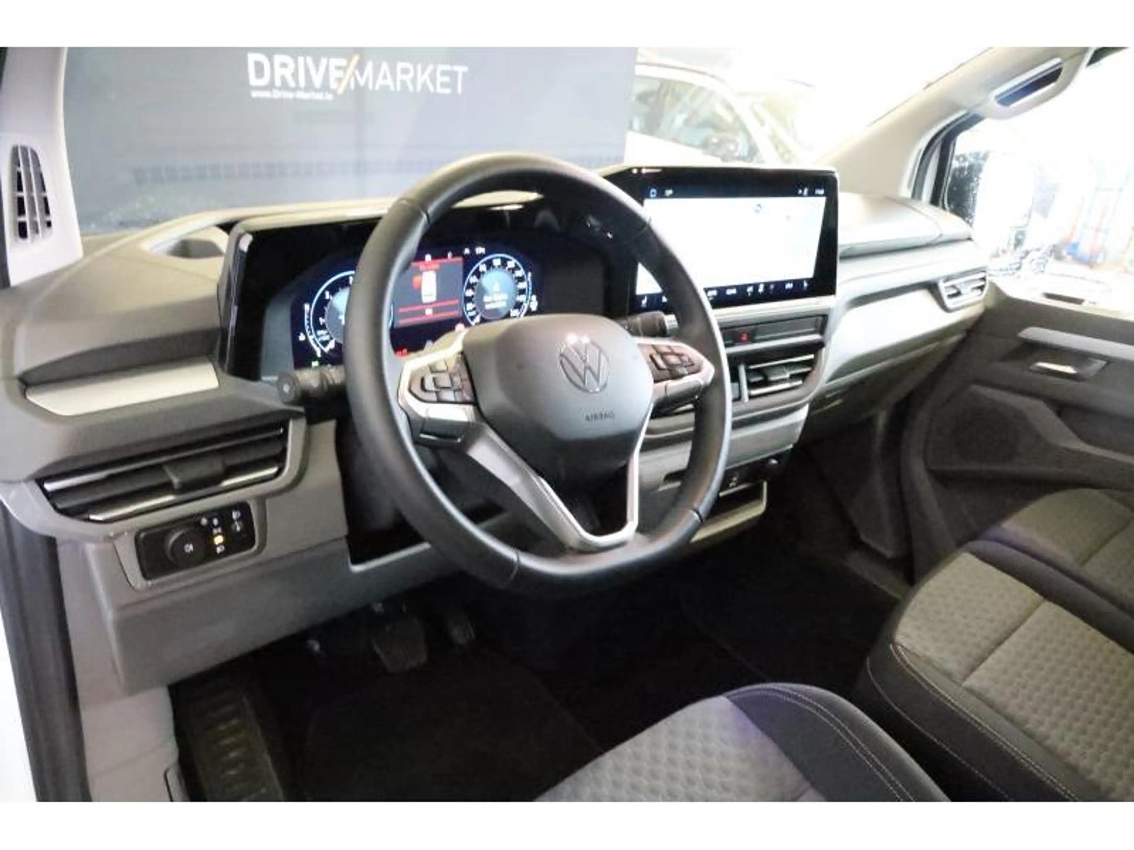 Volkswagen T7 Caravelle Life AHK NAVI — photo 14
