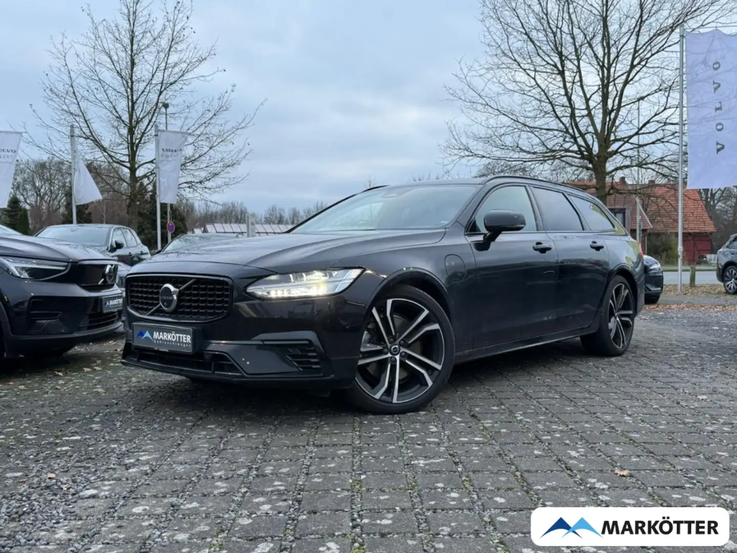 Volvo V90 T6 AWD Recharge Plus Dark AHK/PANO/360CAM/FSH Schwarz - 1