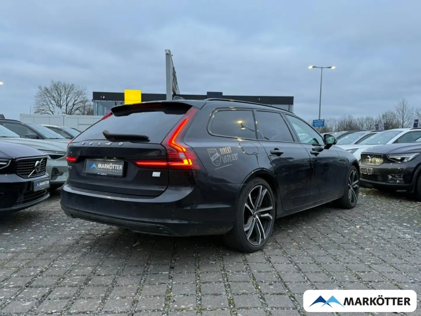 Volvo V90 T6 AWD Recharge Plus Dark AHK/PANO/360CAM/FSH Schwarz - 2