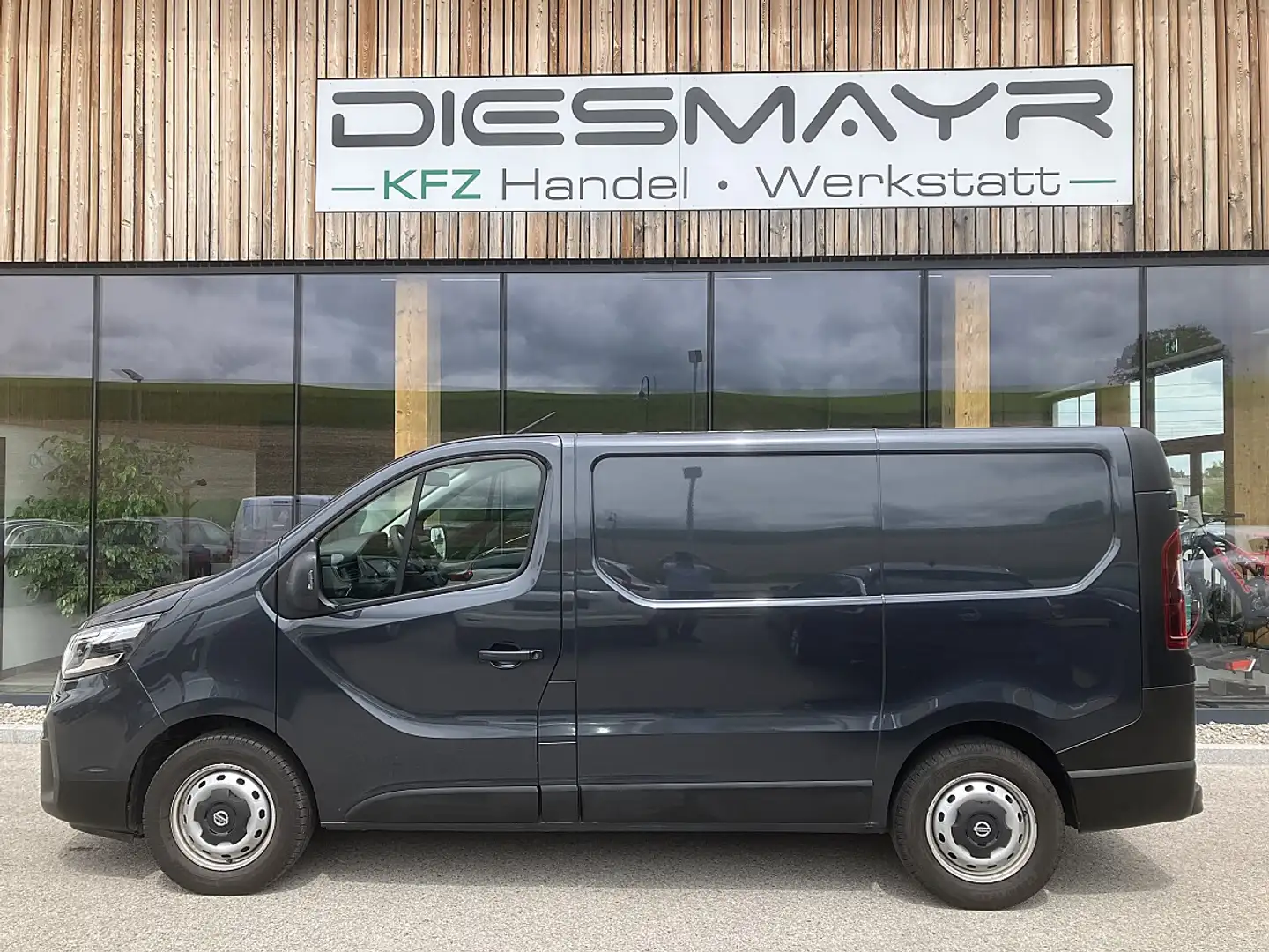 Nissan Primastar Kastenwagen L1H1 3,0t dCi 150 Acenta DCT Grau - 2