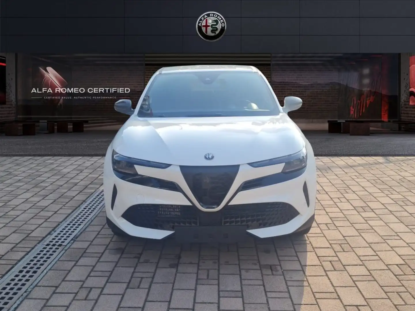 Alfa Romeo Junior 1200 HYBRID 145CV AUT SPECIALE Weiß - 2