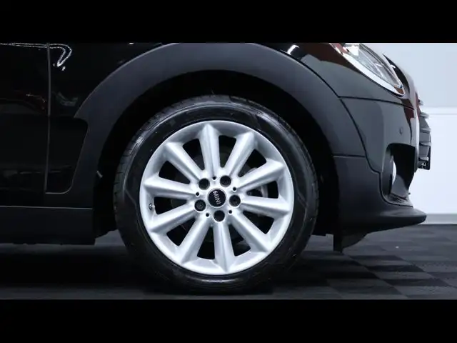 Mini Clubman view 12