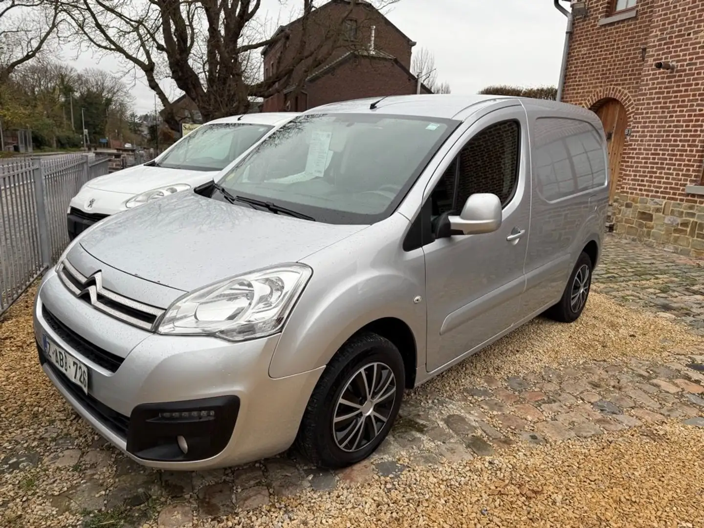 Citroen Berlingo 1.6 BlueHDi 99 cv L1 UTILITAIRE GARANTIE 1AN Argent - 2