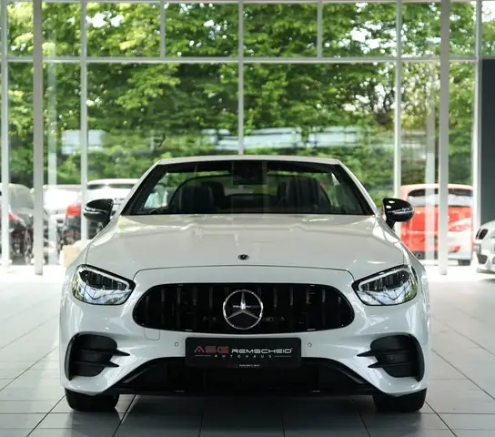 Mercedes-Benz E Class view 4