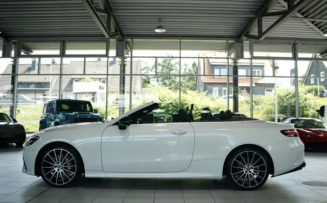 Mercedes-Benz E Class view 12