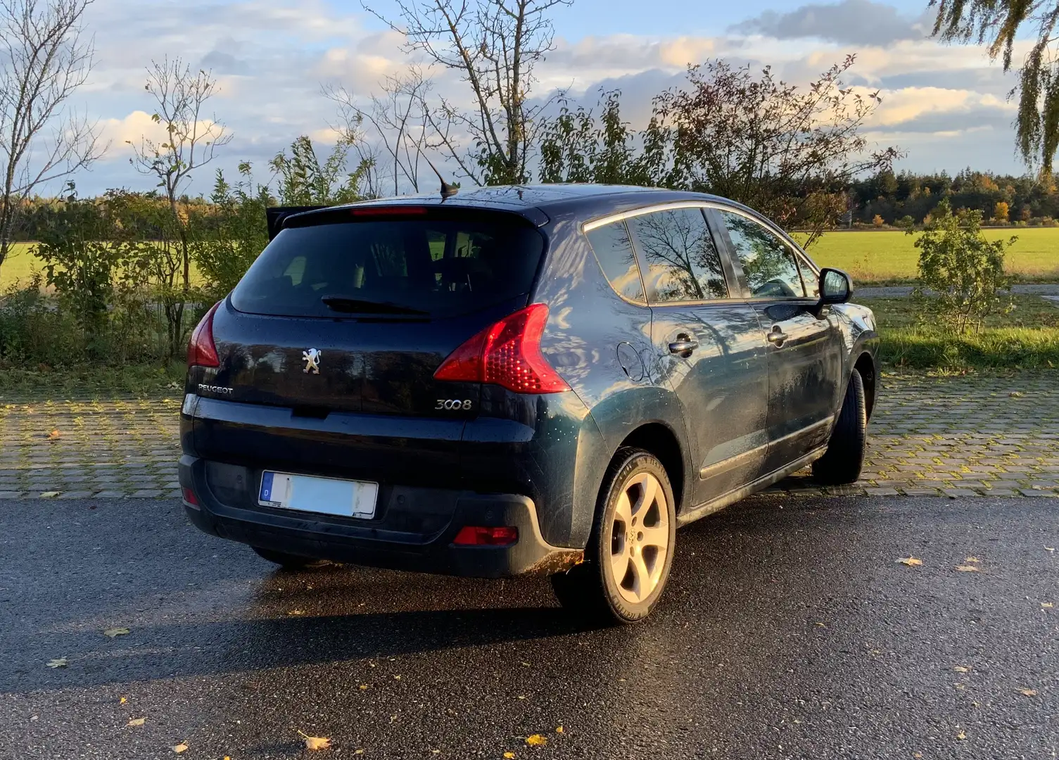 Peugeot 3008 HDi FAP 150 Premium, Pano, AHK, Klima Blue - 2