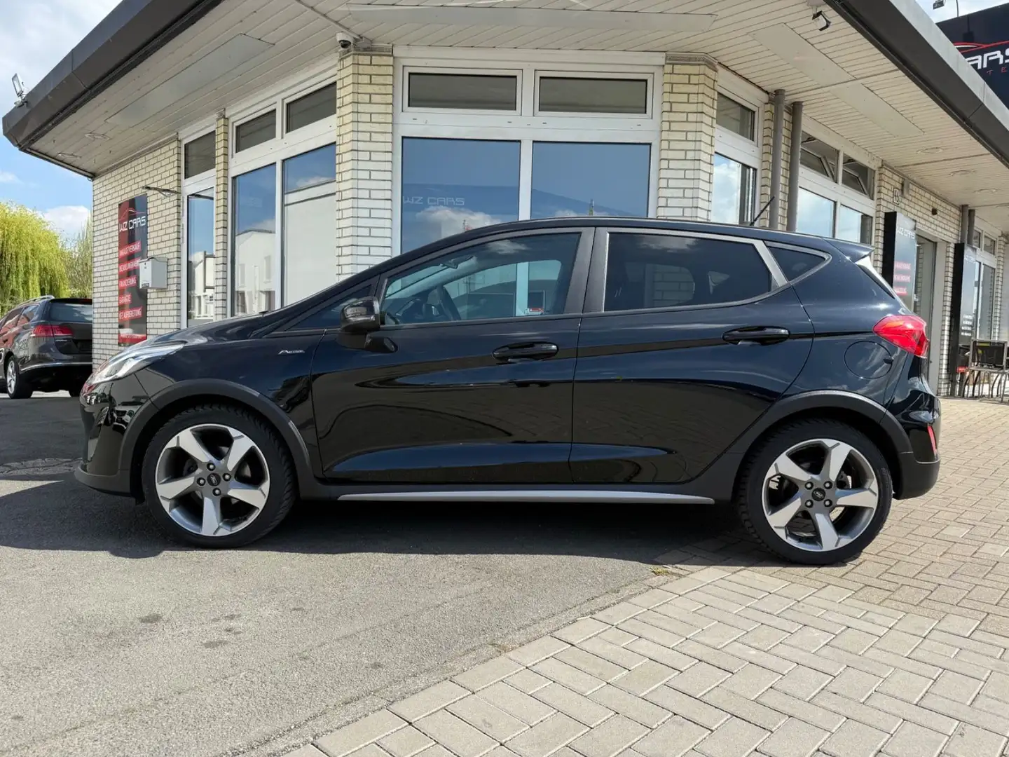 Ford Fiesta Active KLIMA NAVI PDC SHZ Negro - 2
