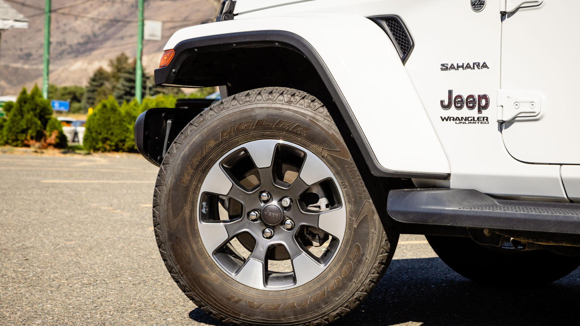 2021 Jeep Wrangler Sahara Unlimited  -  4G Wi-Fi - $131.17 /Wk — снимка 1
