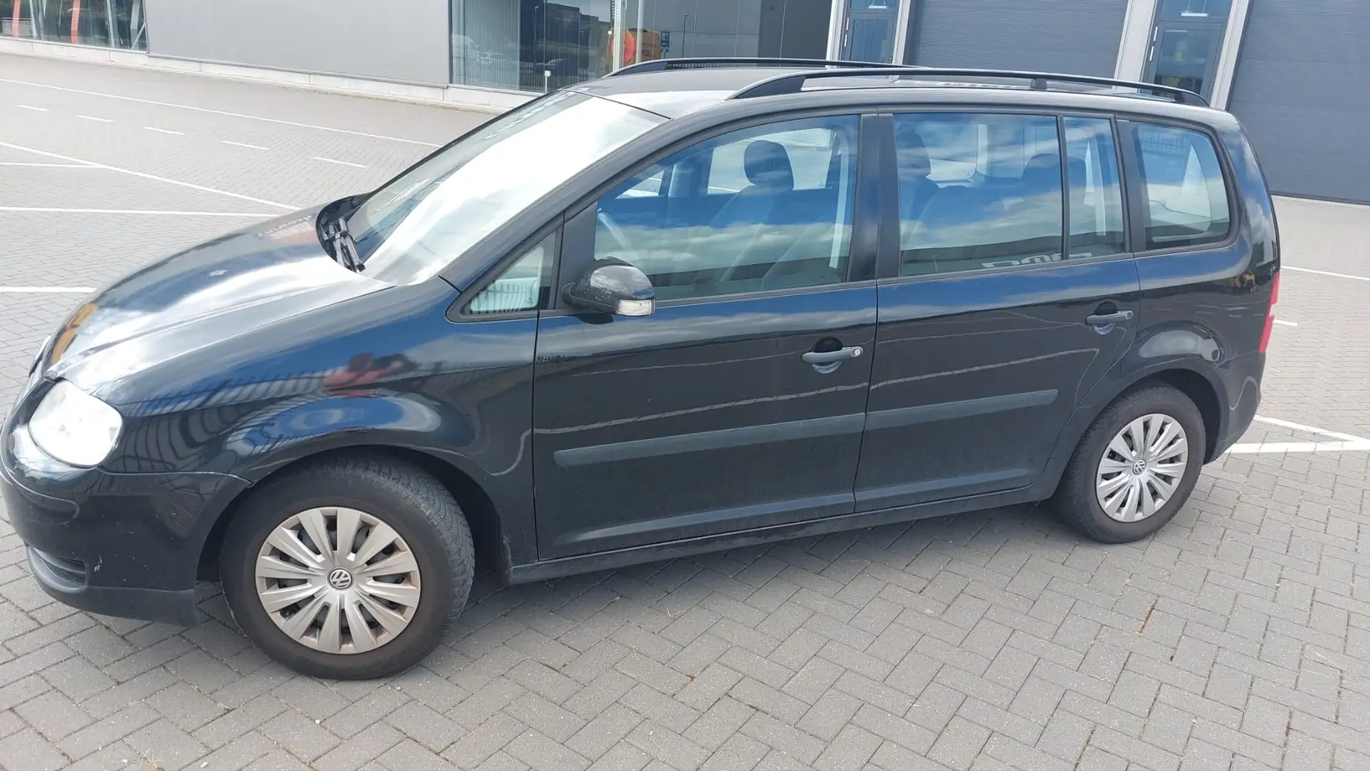 Volkswagen Touran Touran 1.6-16V FSI Turijn Zwart - 2