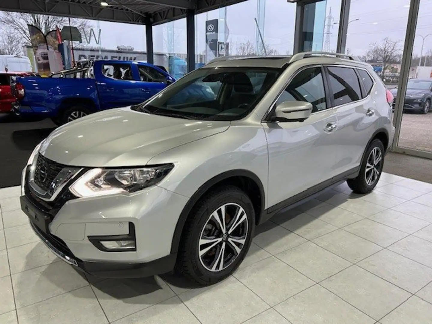 Nissan X-Trail 1.7 dCi 2WD N-Connecta, 360° camera, trekhaak Argent - 2