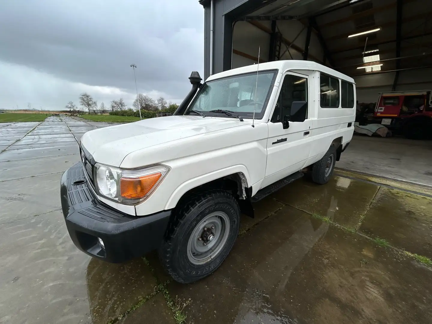 Toyota Land Cruiser HZJ78 Blanc - 1