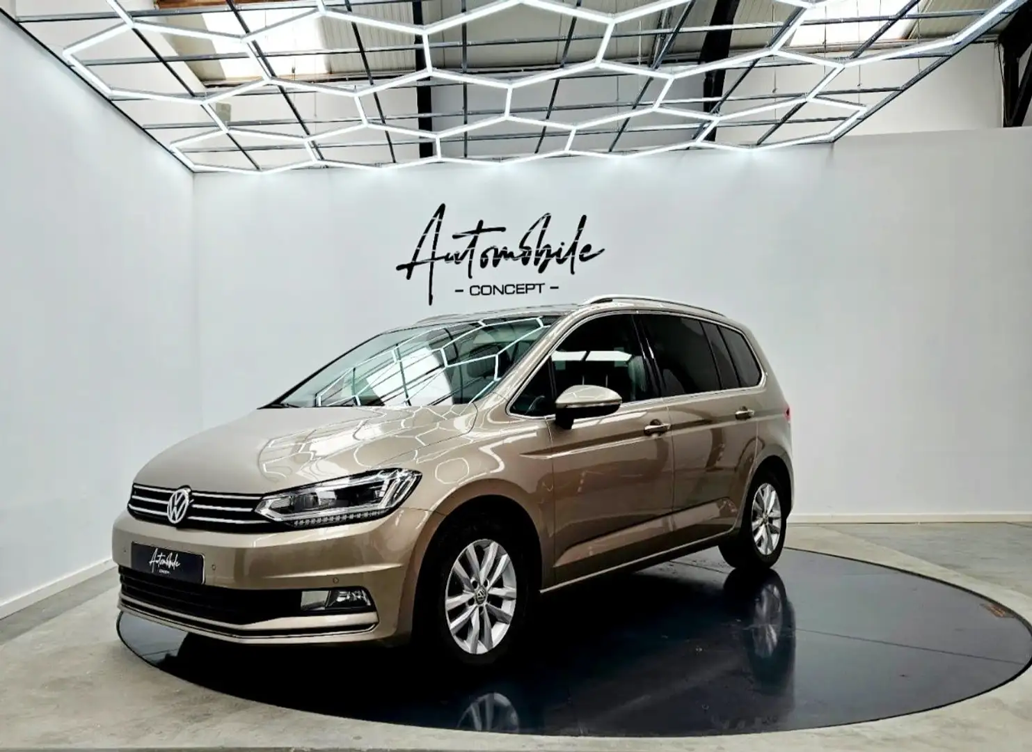 Volkswagen Touran ✅️1AN GARANTIE ✅️ BOITE AUTOMATIQUE ✅️EURO 6B Or - 1
