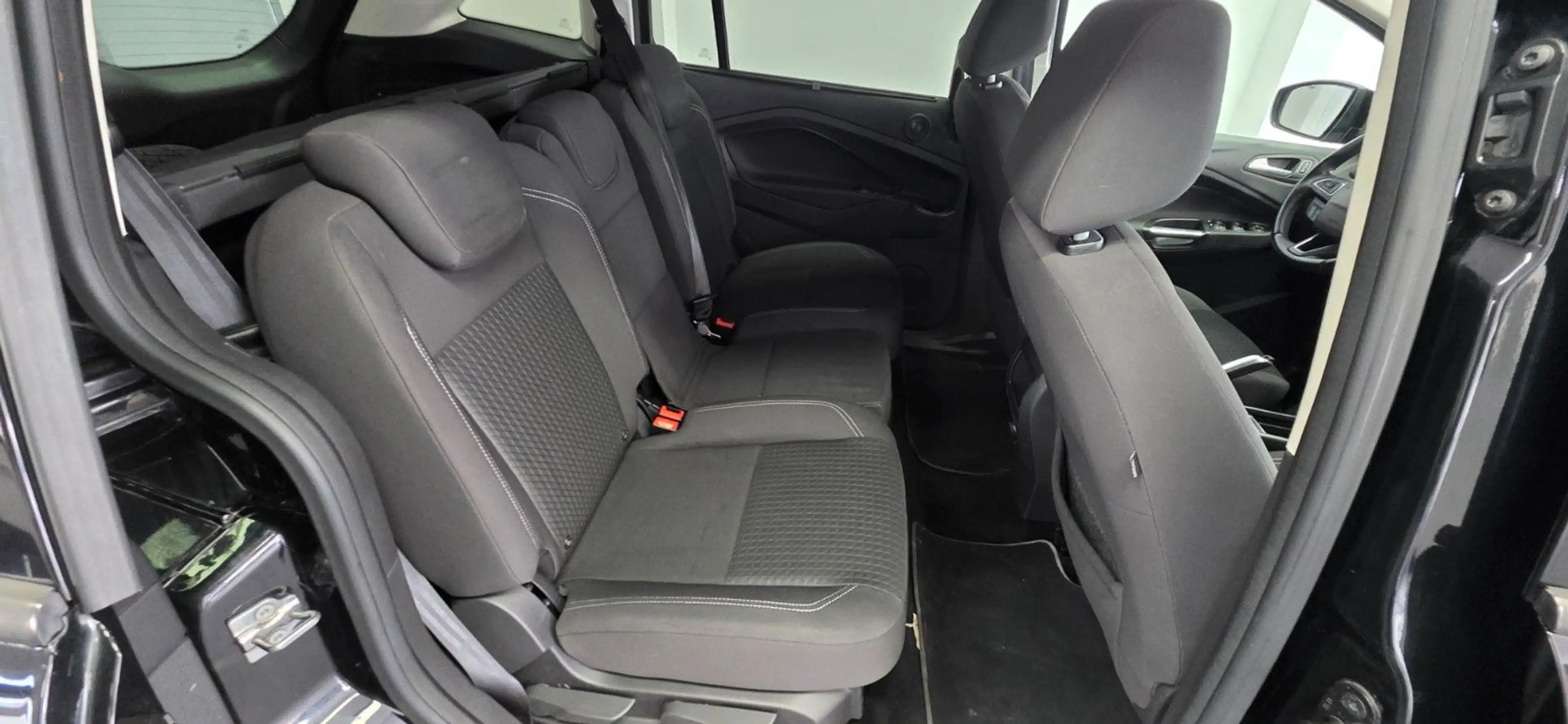 Ford C-Max Grand C-Max Business Edition 56.000 km TÜV 01/28 — photo 9