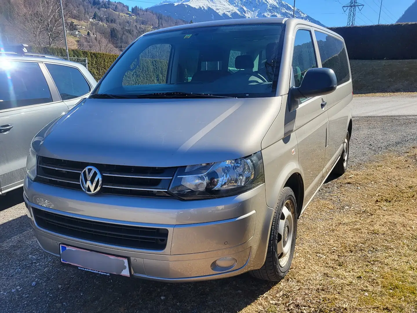 Volkswagen T5 Multivan Startline 2,0 TDI D-PF Startline Silber - 1