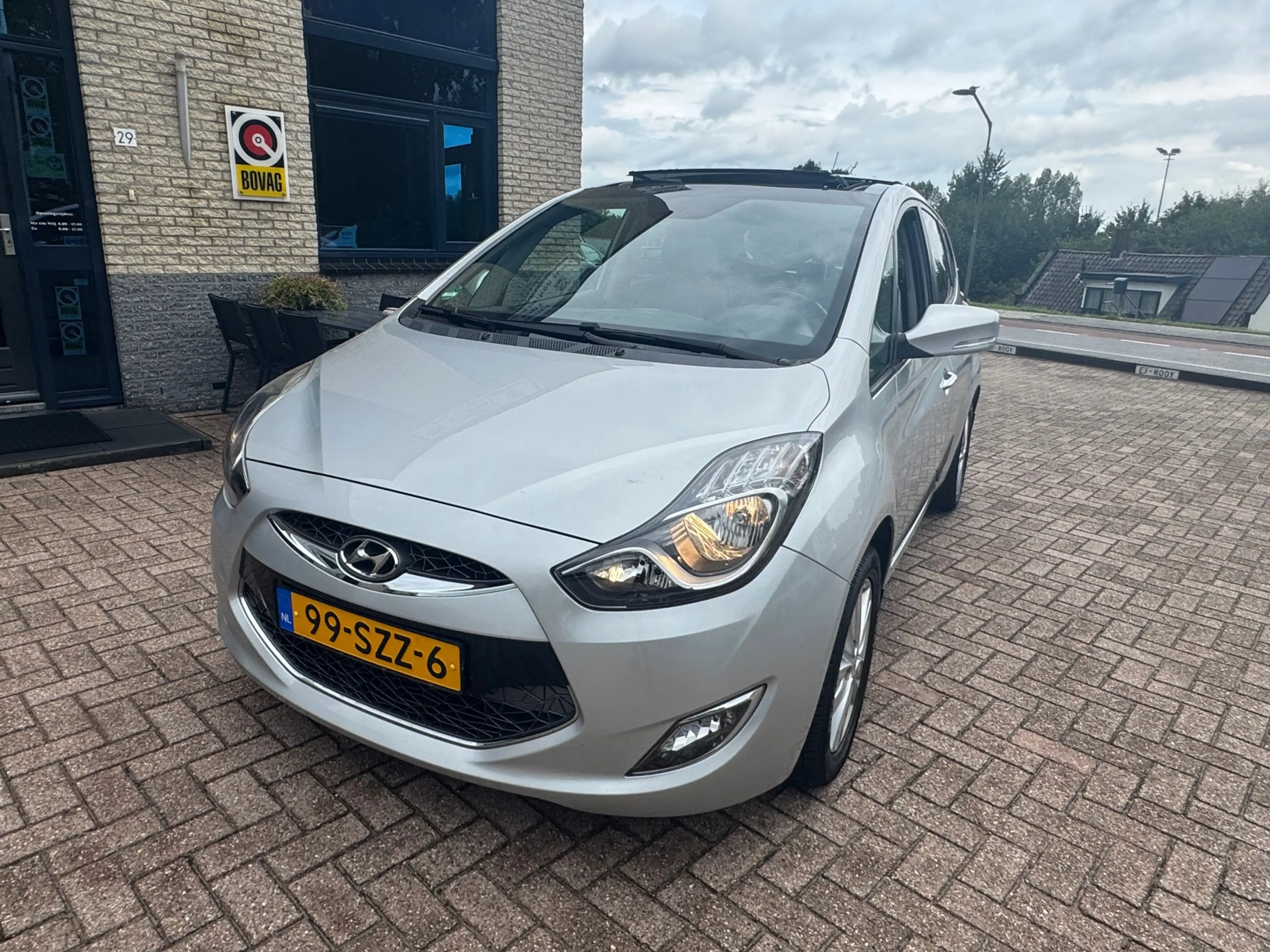 Hyundai iX20 1.6i i-Catcher- pano dak- automaat-navi-leer — photo 6
