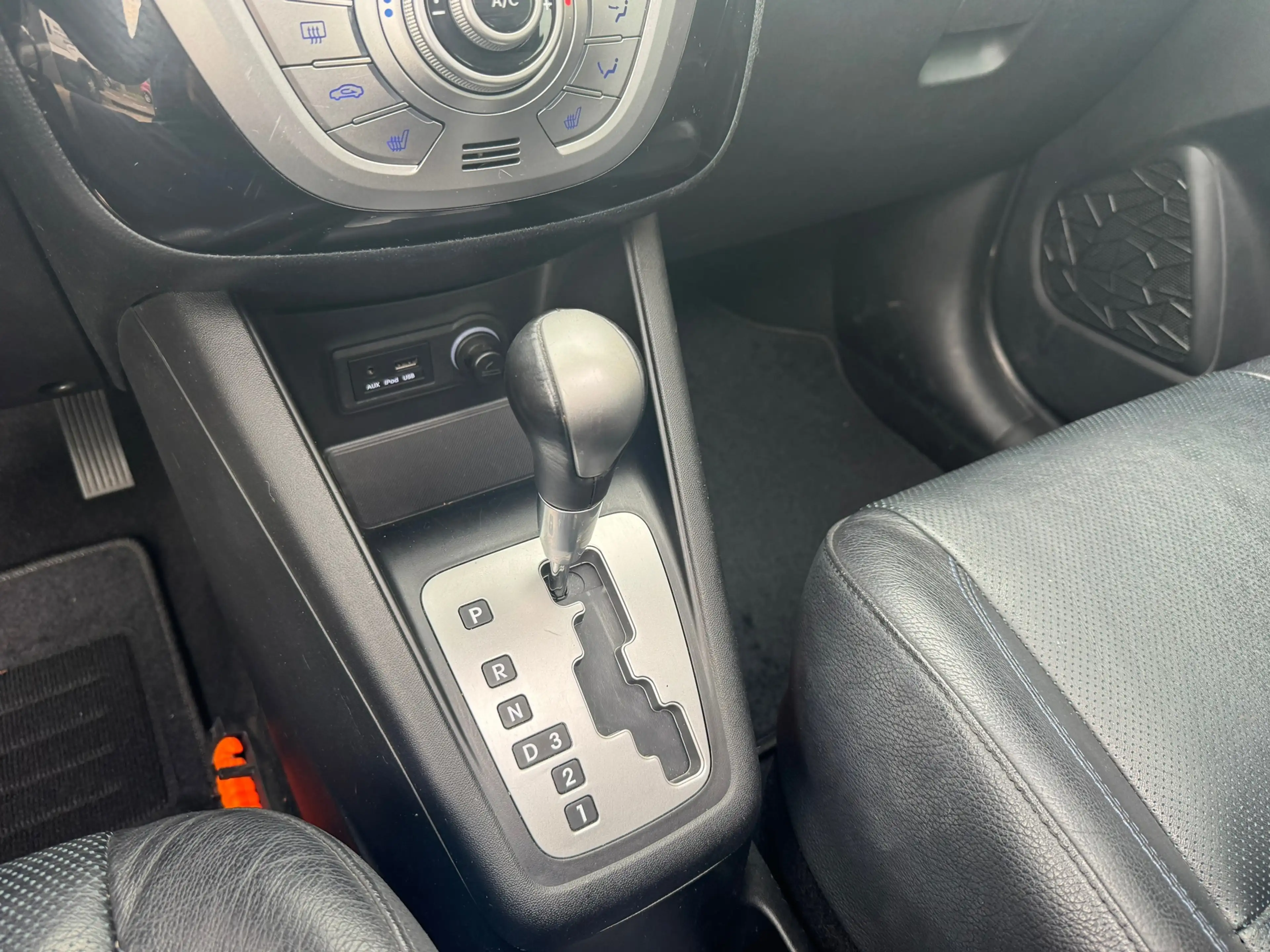 Hyundai iX20 1.6i i-Catcher- pano dak- automaat-navi-leer — photo 14