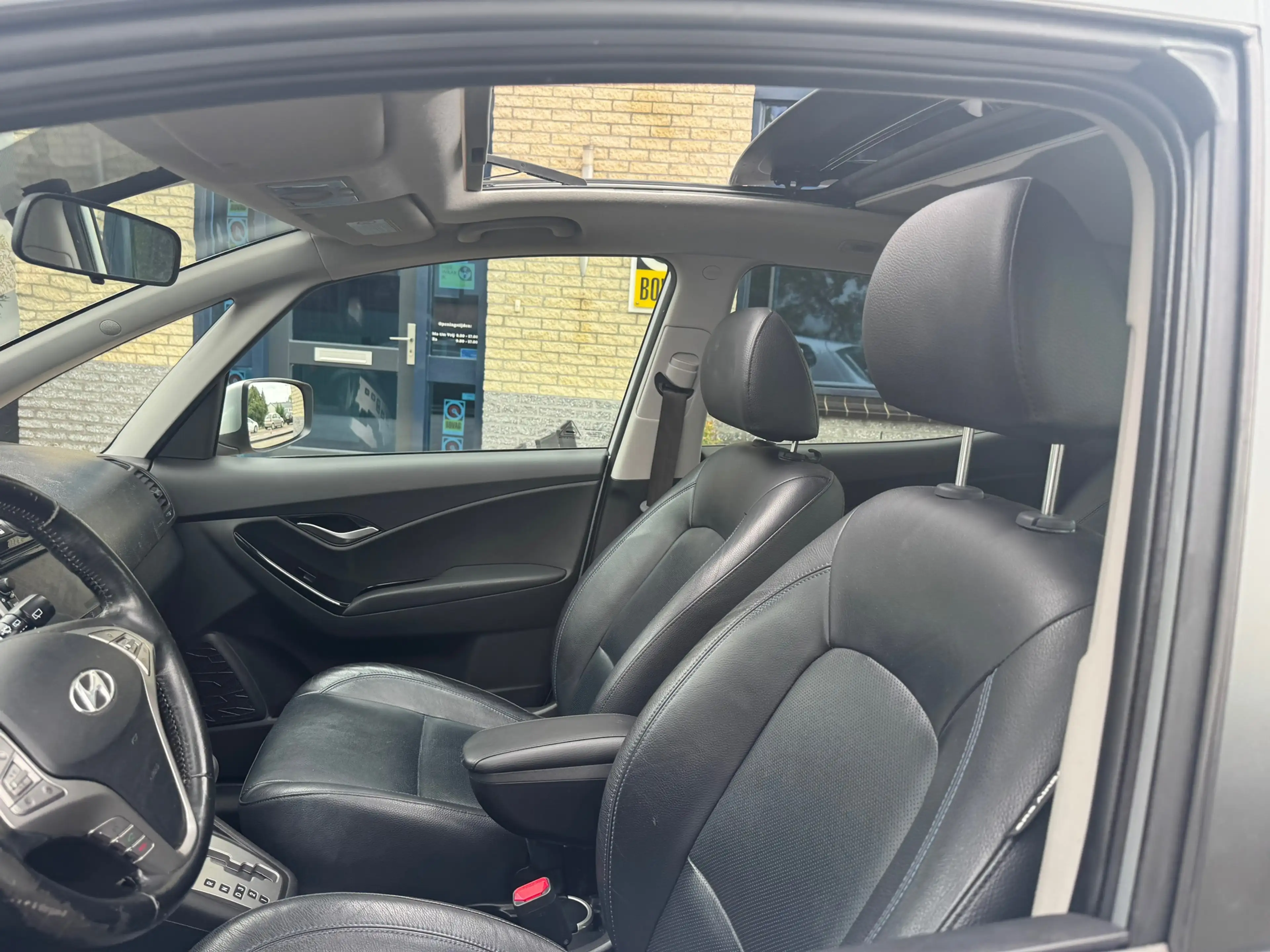 Hyundai iX20 1.6i i-Catcher- pano dak- automaat-navi-leer — photo 12