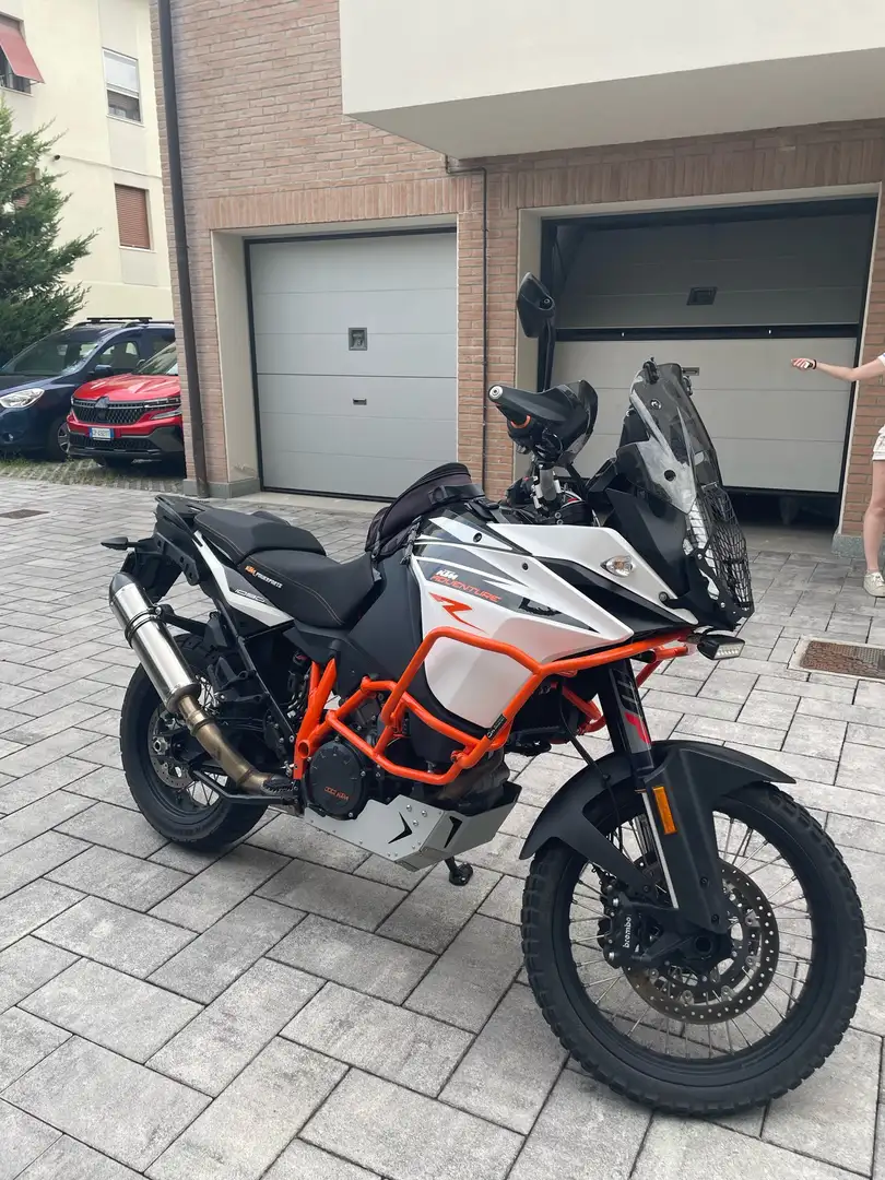 KTM 1090 Adventure R - 1
