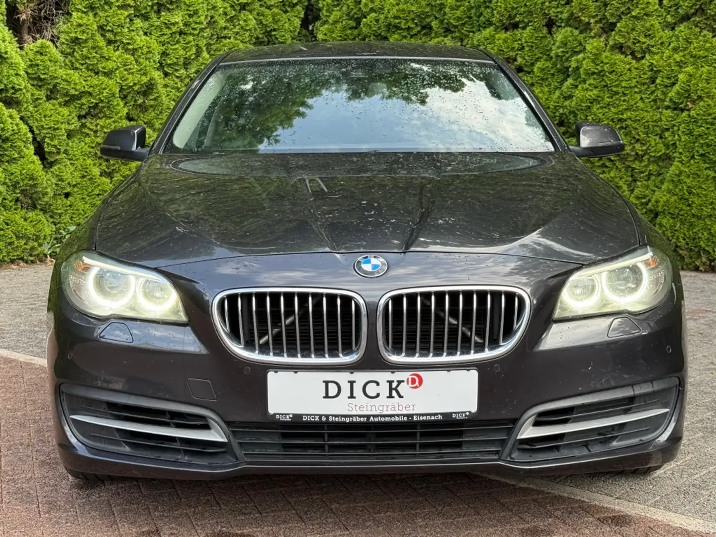 BMW 520 d Touring Aut. Bi-XEN+NAV+SHZ+AHK+TEMP+HIFI+ Grau - 2