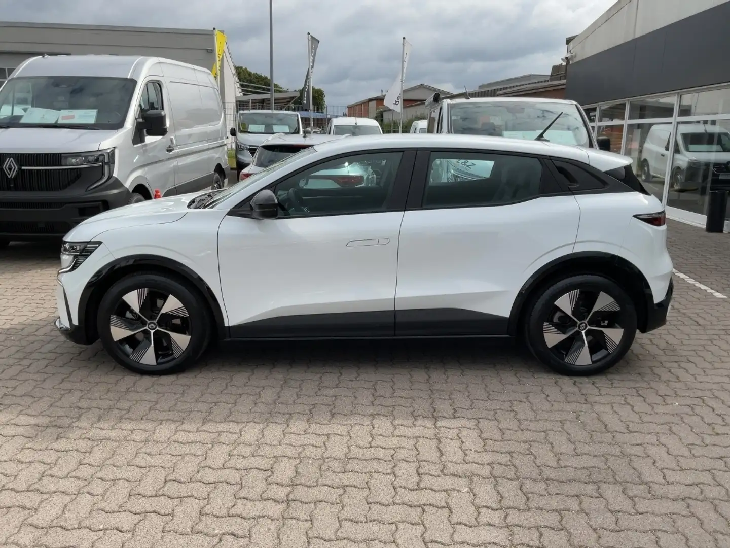 Renault Megane E-Tech Equilibre EV40 130 standard charge Weiß - 2