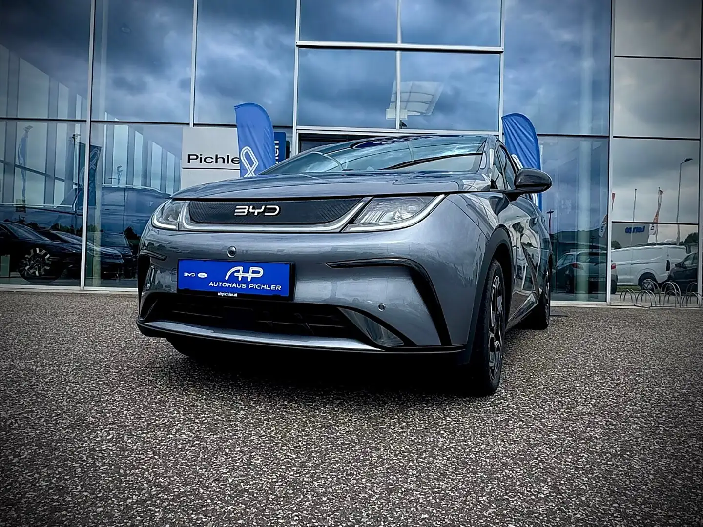 BYD Dolphin 60,4 kWh Comfort Grau - 1