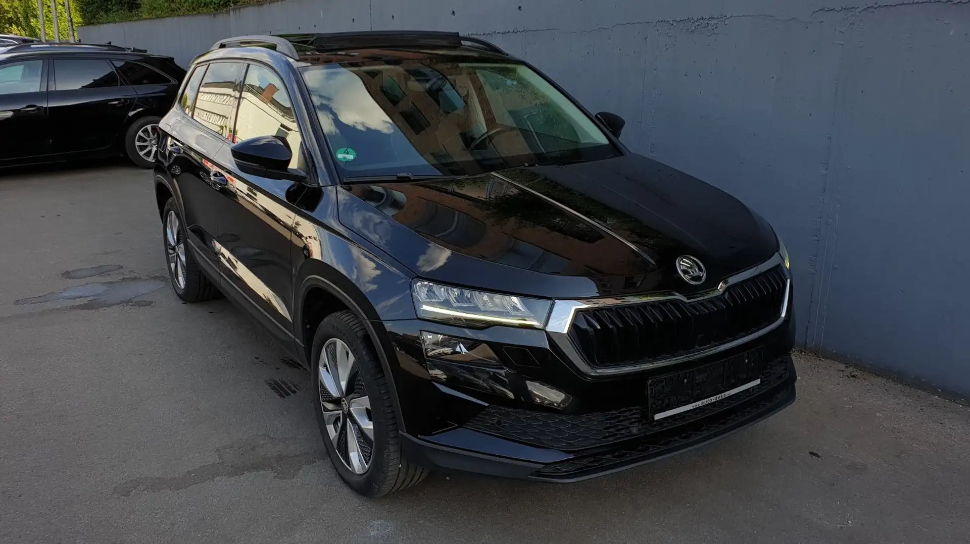 Skoda Karoq 2.0 TDI DSG 4x4 STYLE Pano/Virtual/ACC/AHK Schwarz - 2
