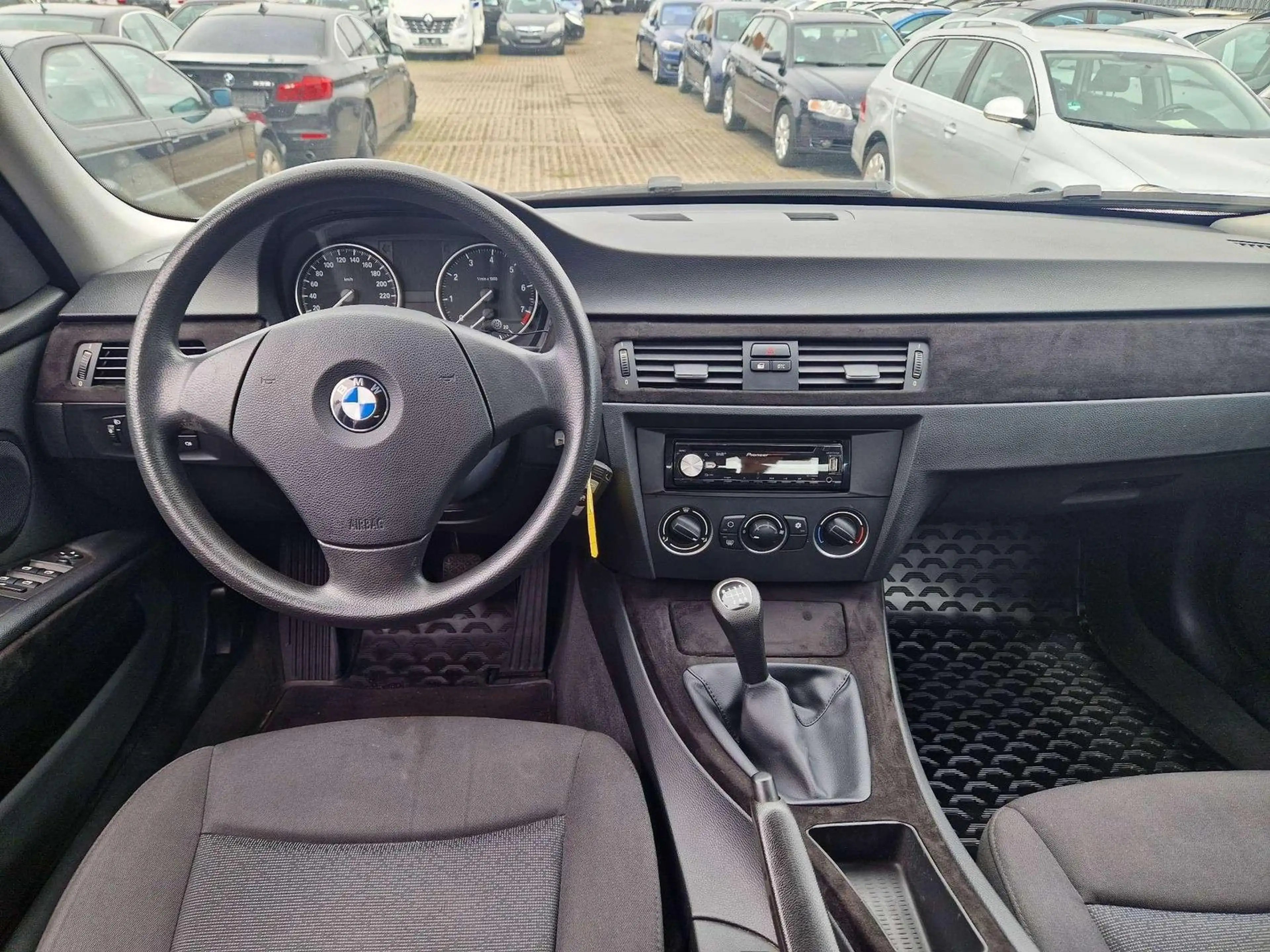 BMW 325 325i — photo 7