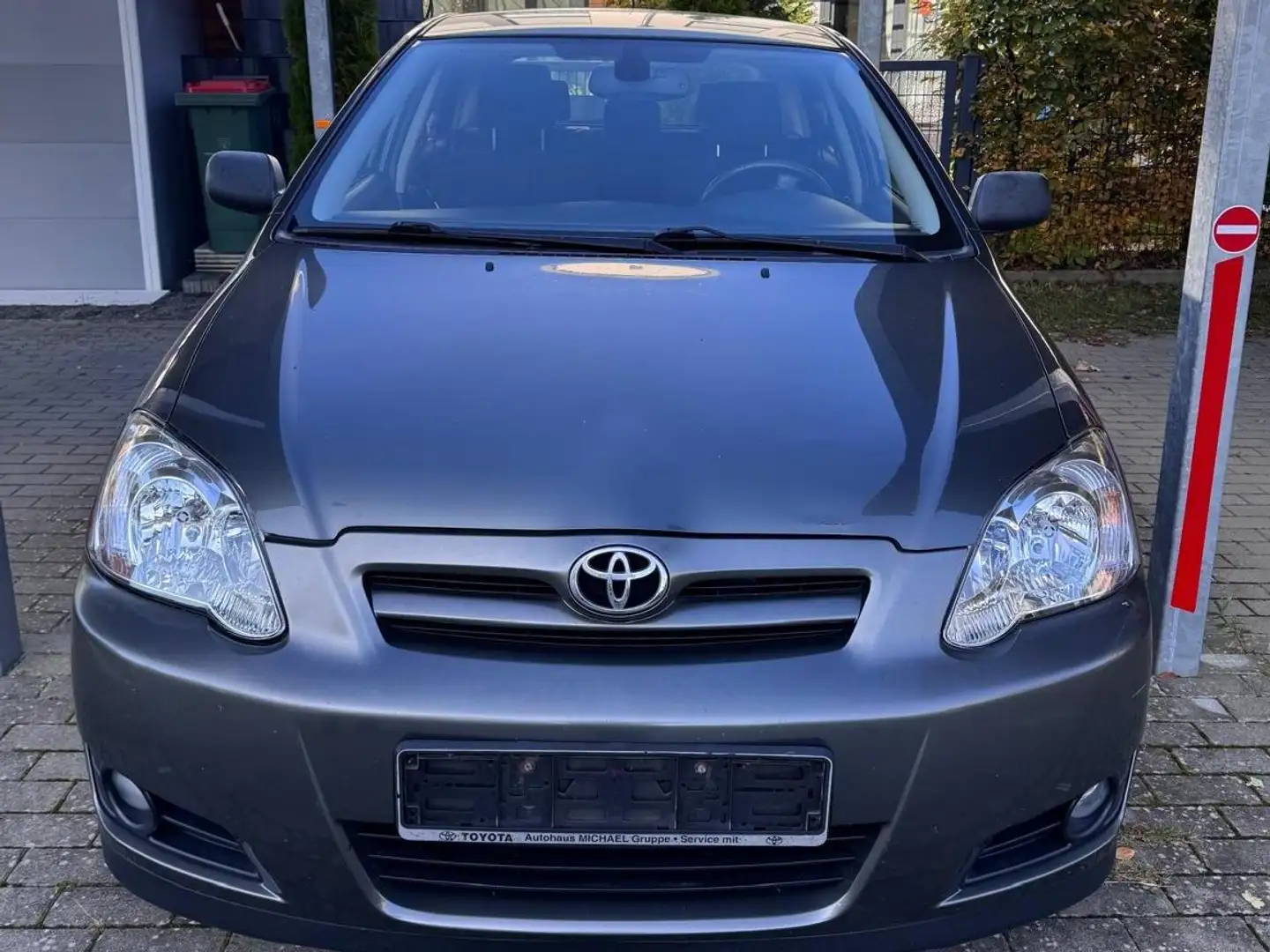 Toyota Corolla Corolla 1.6 VVT-i Edition Grau - 1