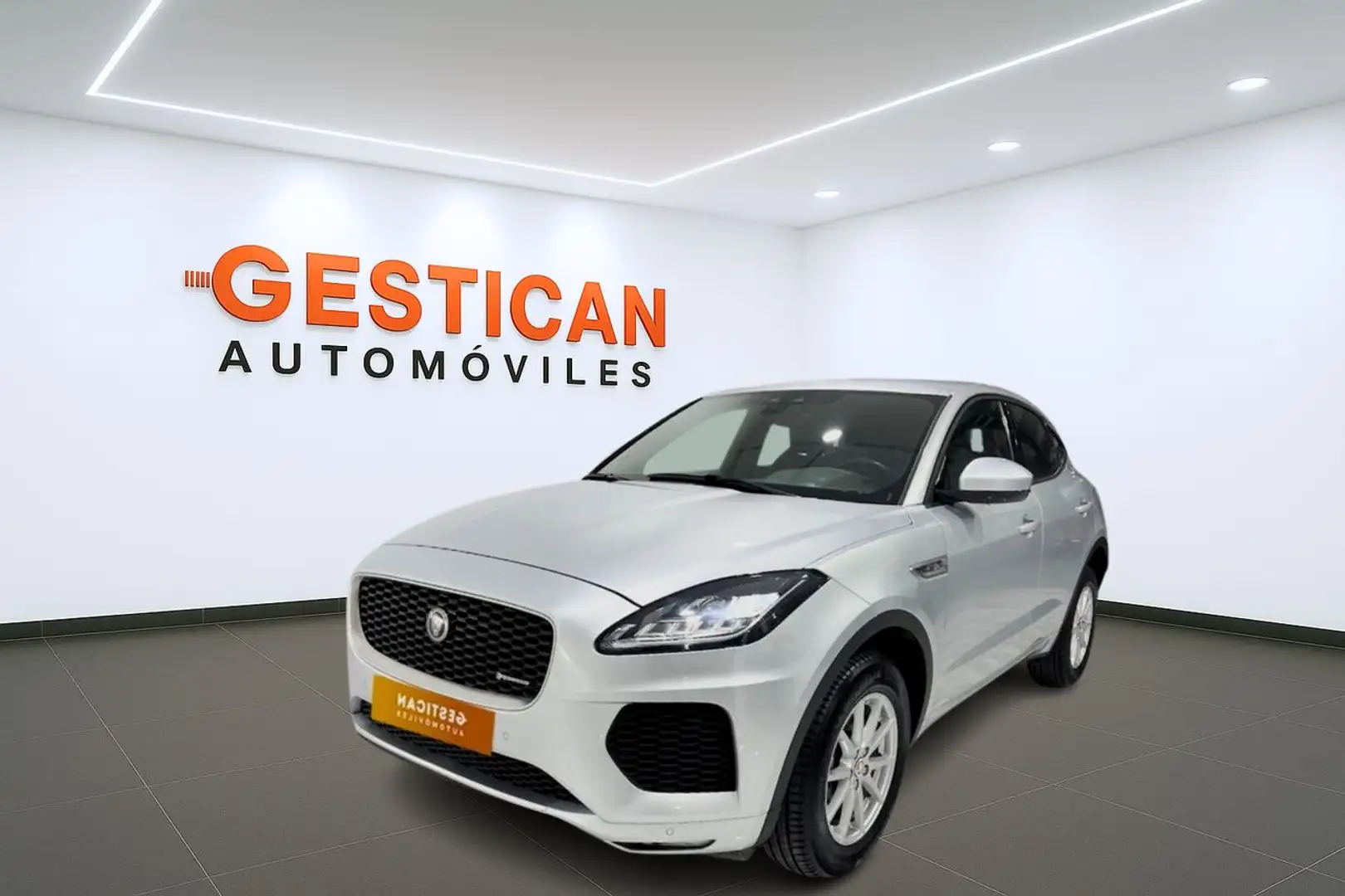 Jaguar E-Pace 2.0D 110kW 4WD Auto Срібний - 1