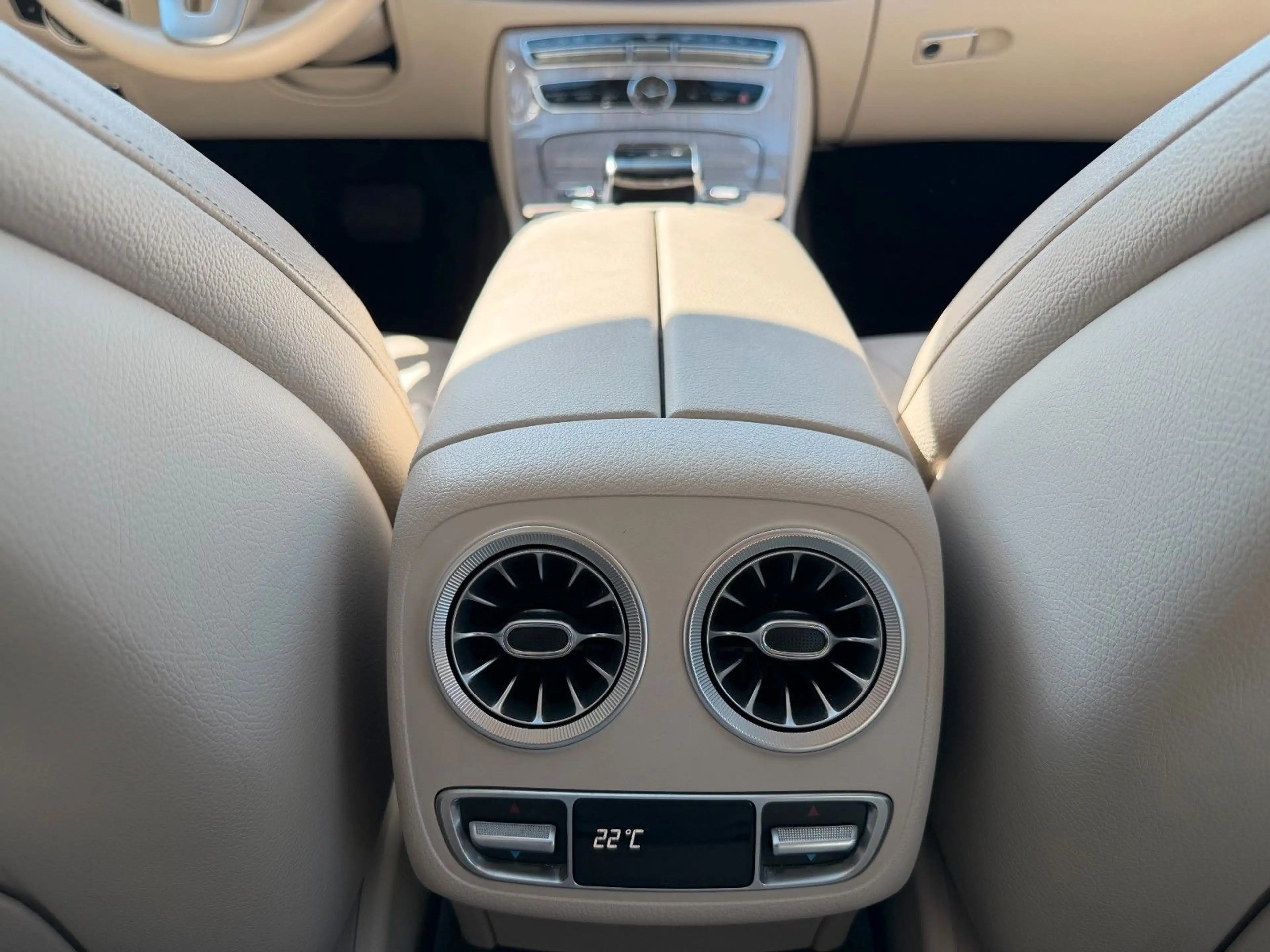 Mercedes-Benz CLS 450 4M+Distr+ESD+AirM+Sitzklima+360+Beige — photo 8
