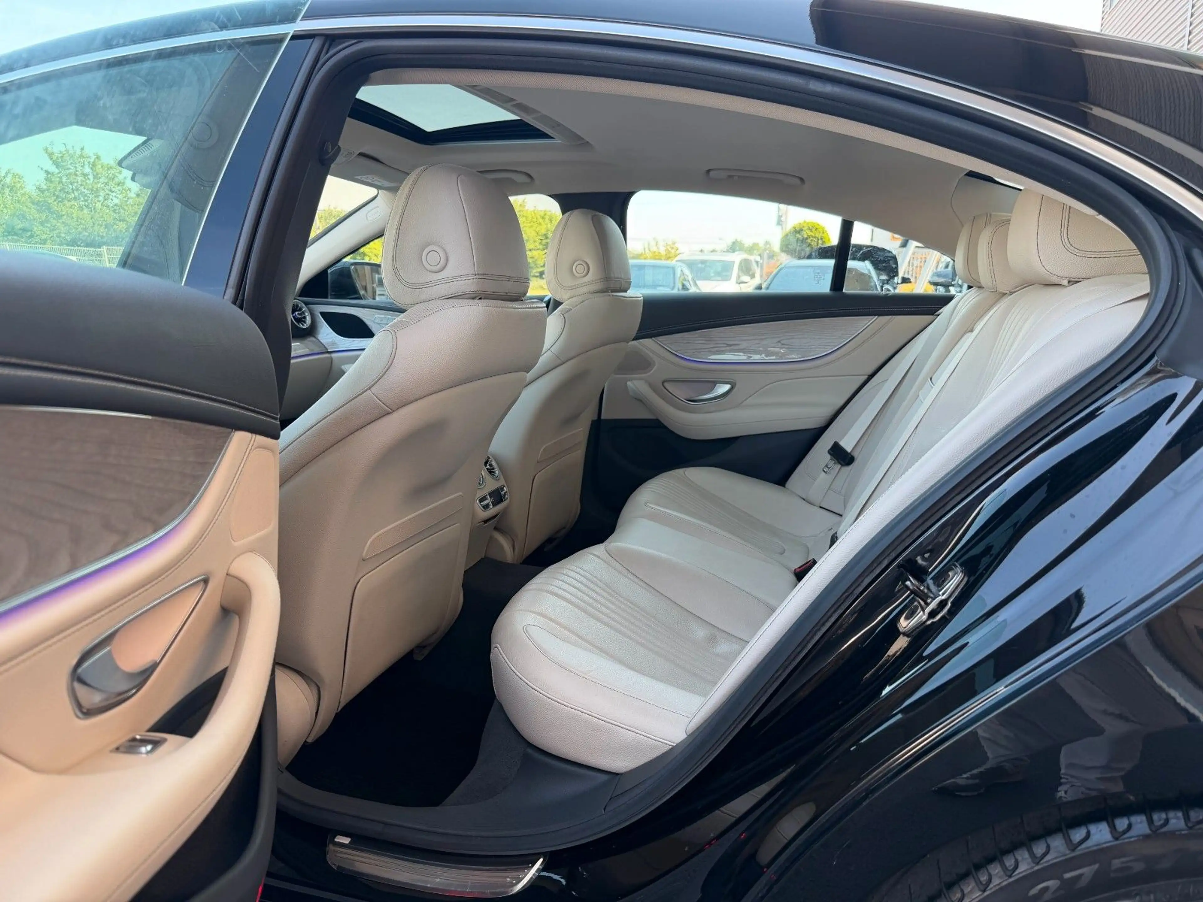 Mercedes-Benz CLS 450 4M+Distr+ESD+AirM+Sitzklima+360+Beige — photo 13
