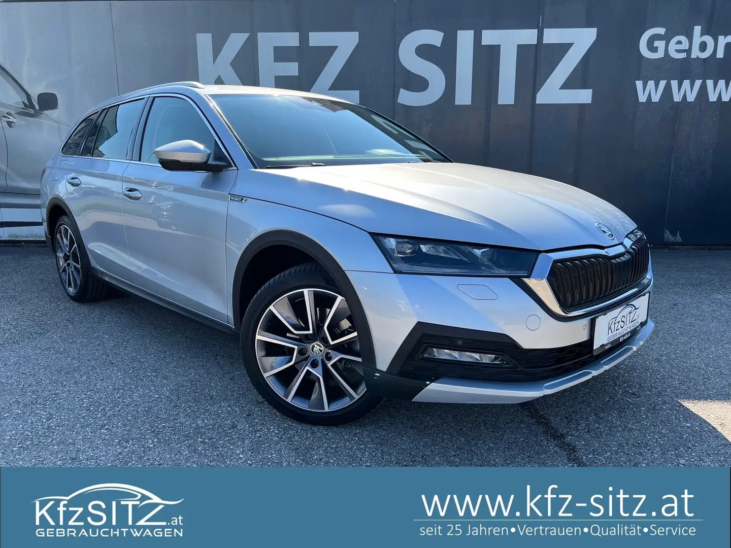 Skoda Octavia Combi Scout 2,0 TDI 4x4 DSG | AHK Silber - 1
