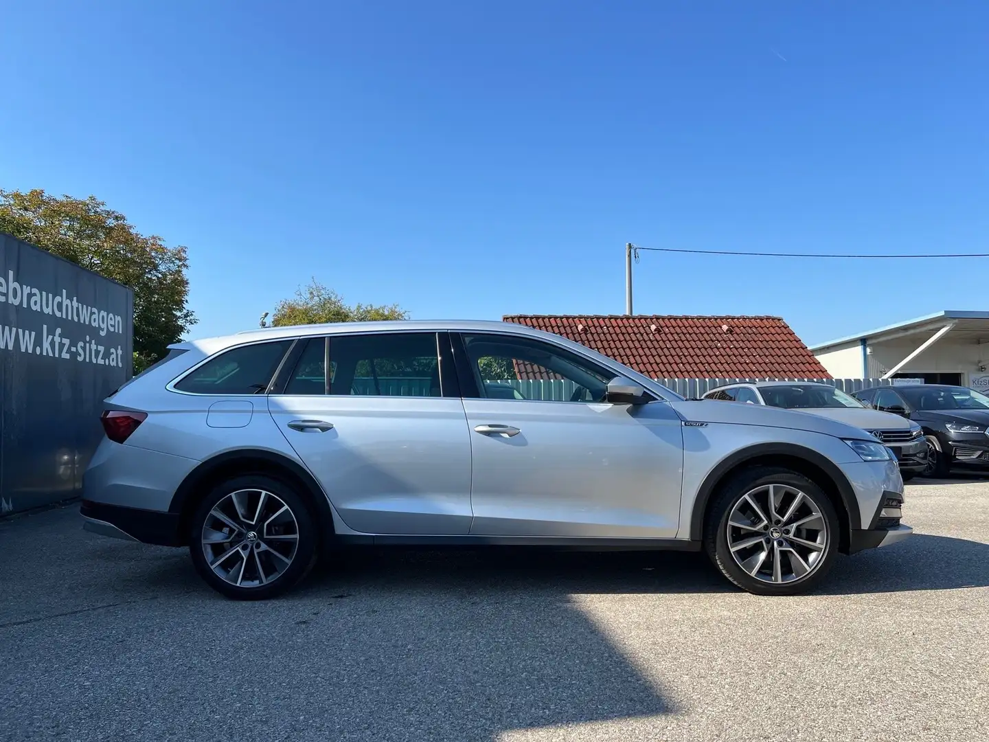 Skoda Octavia Combi Scout 2,0 TDI 4x4 DSG | AHK Silber - 2