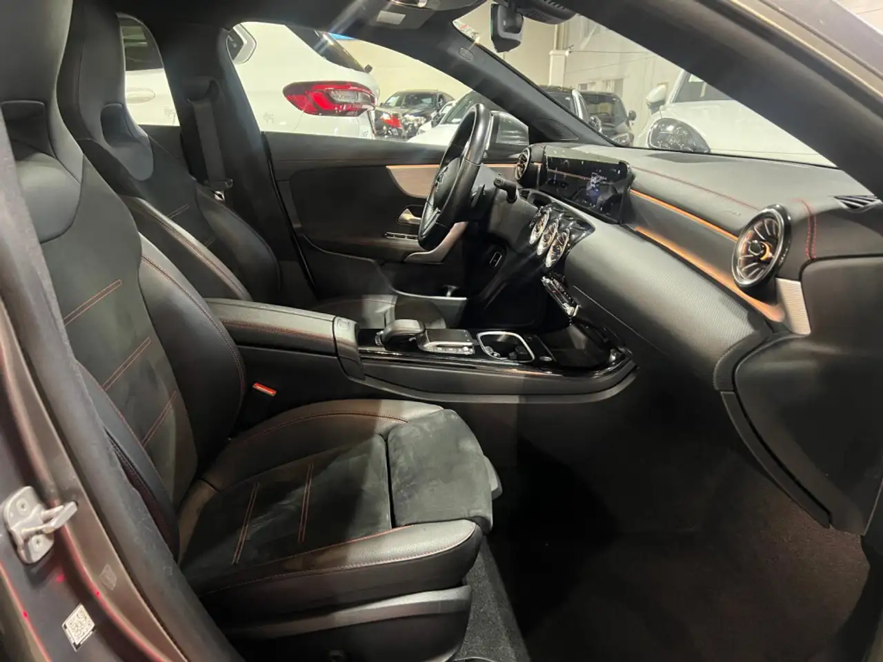 Mercedes-Benz CLA снимка Mercedes-Benz CLA