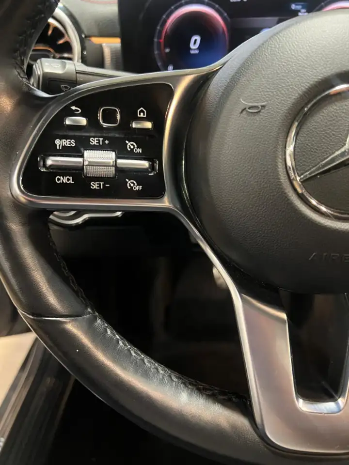 Mercedes-Benz CLA снимка Mercedes-Benz CLA