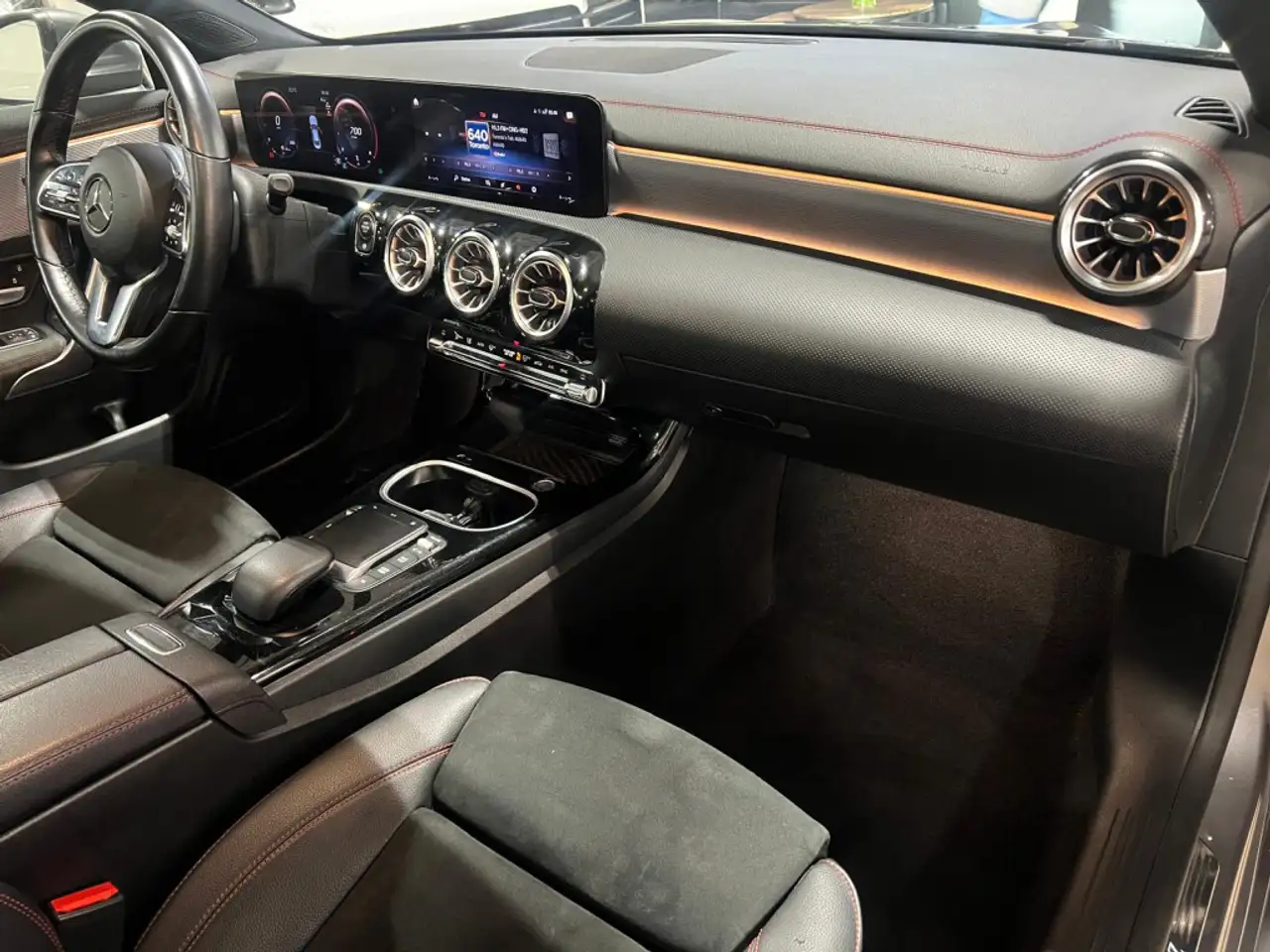 Mercedes-Benz CLA снимка Mercedes-Benz CLA