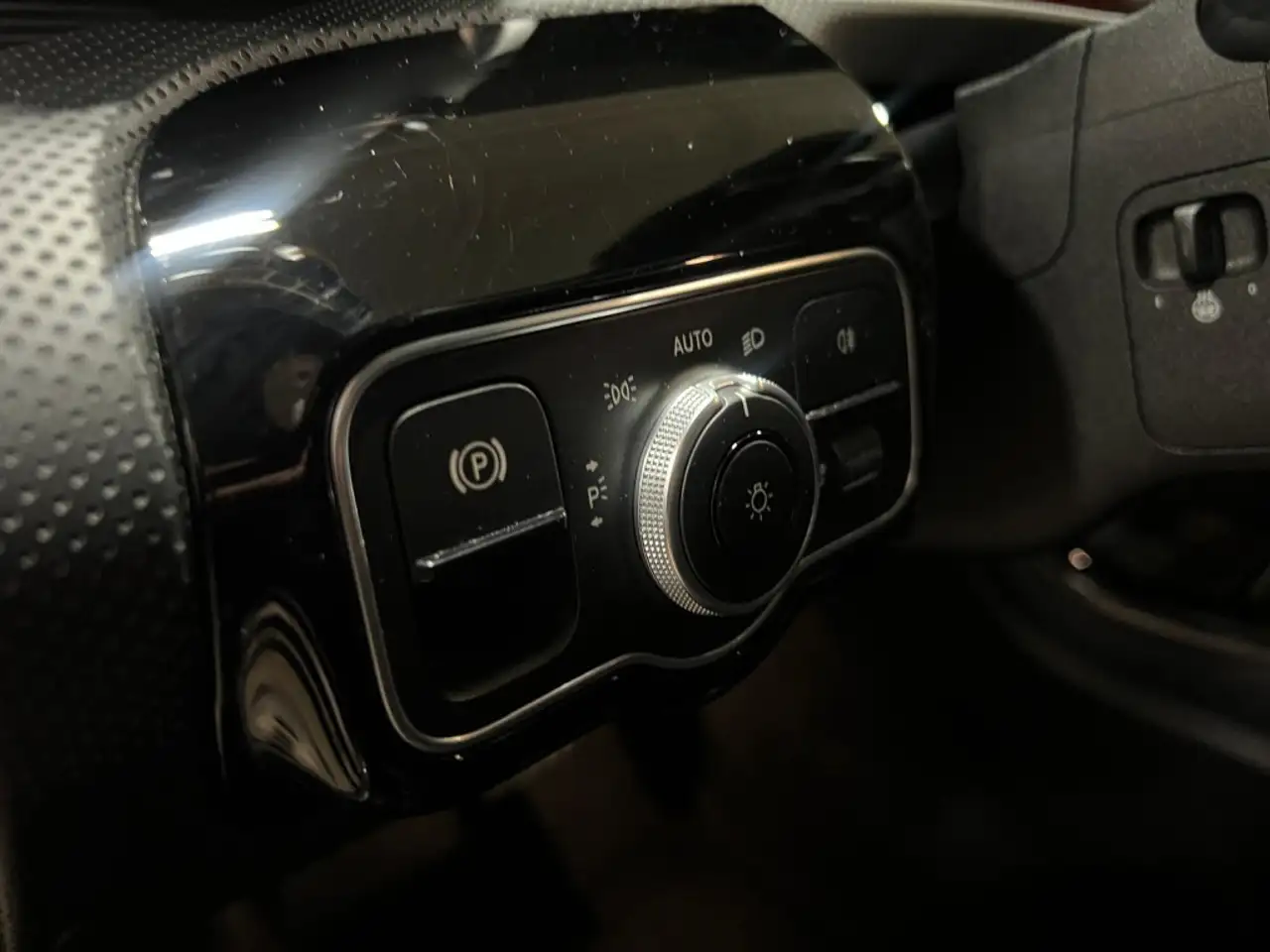 Mercedes-Benz CLA снимка Mercedes-Benz CLA
