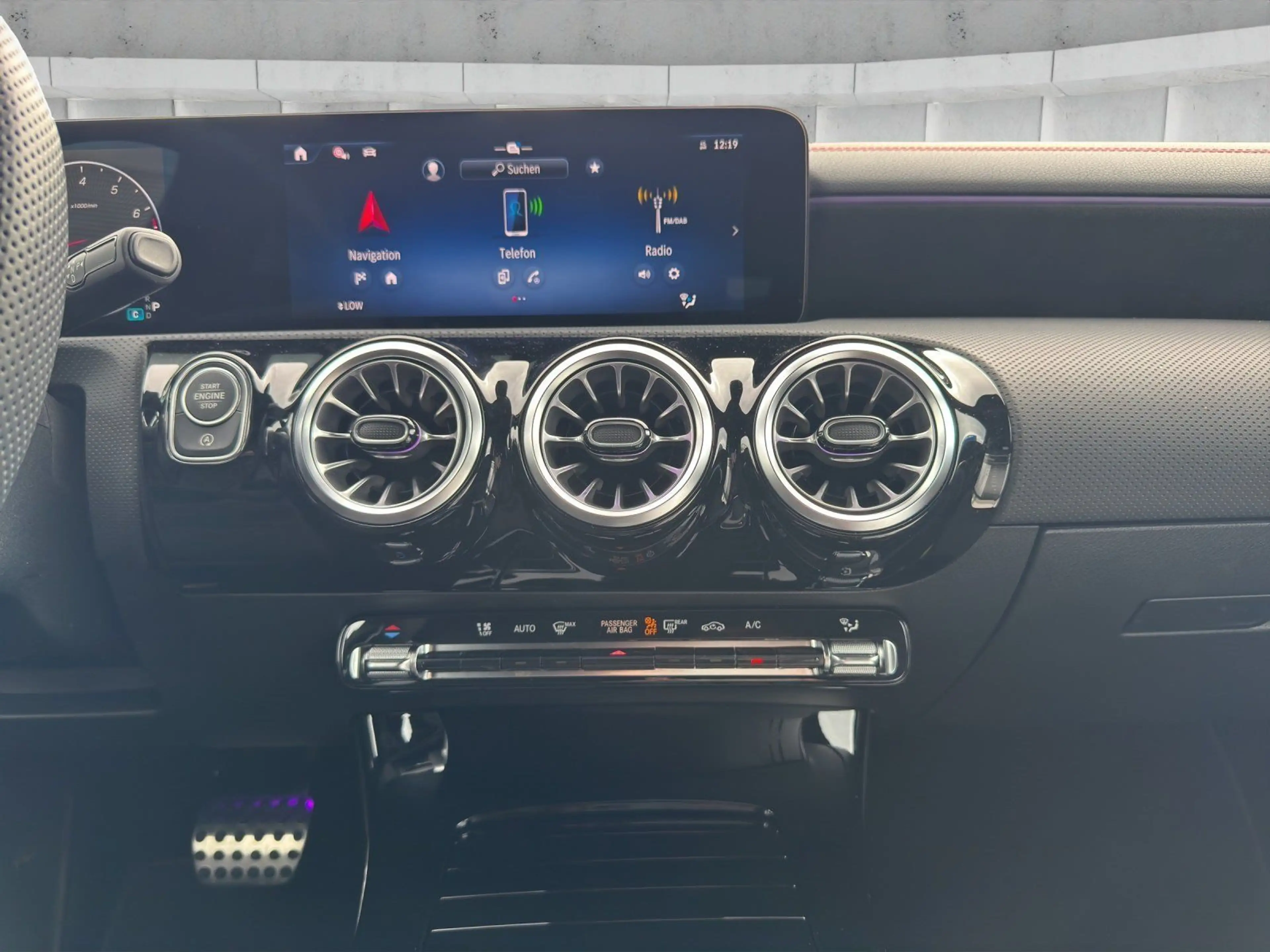 Mercedes-Benz CLA 180 AMG Night-Paket Rückfahrkamera Ambiente — photo 15