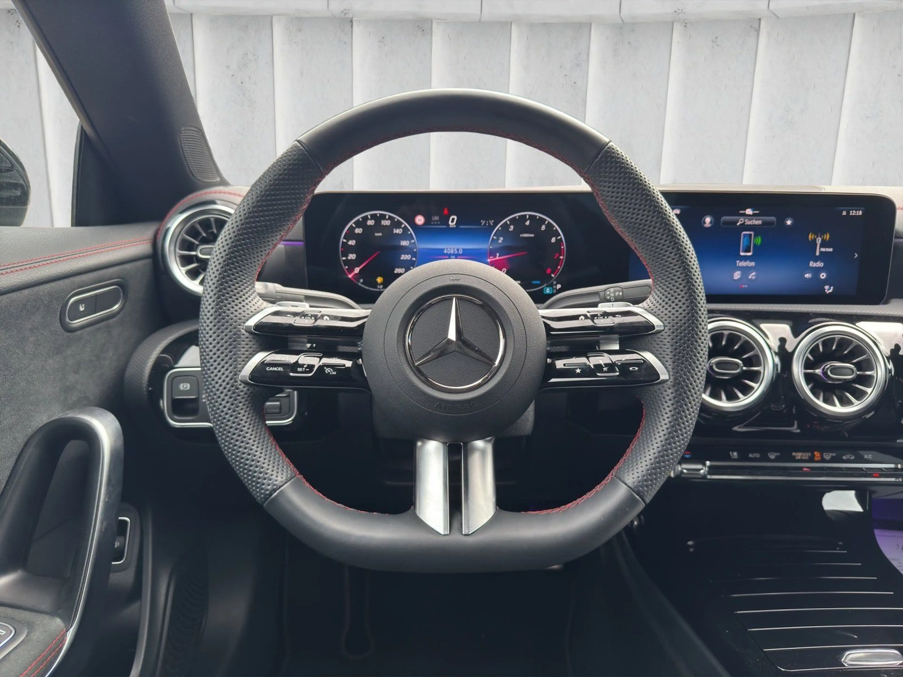 Mercedes-Benz CLA 180 AMG Night-Paket Rückfahrkamera Ambiente — photo 10