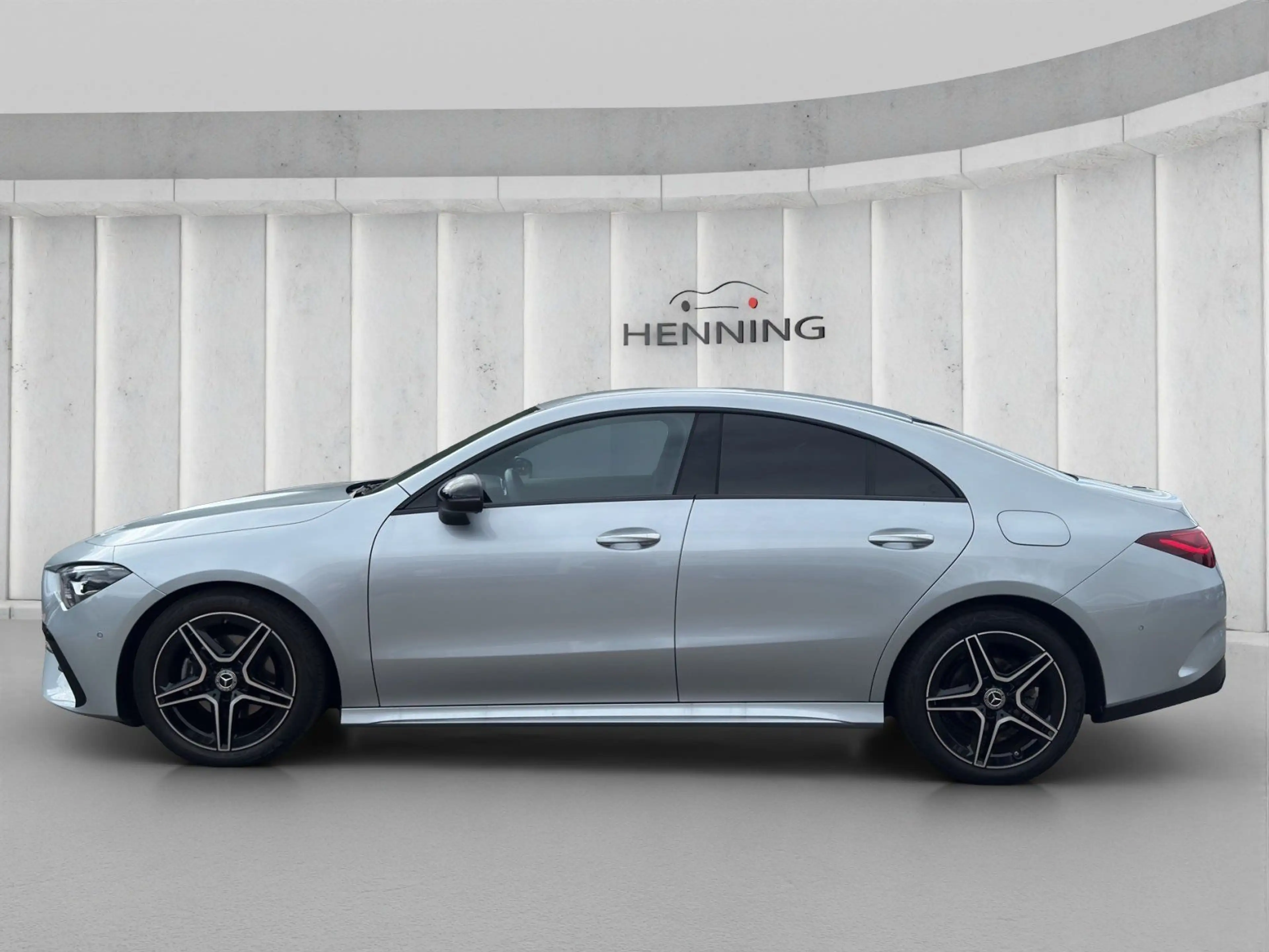 Mercedes-Benz CLA 180 AMG Night-Paket Rückfahrkamera Ambiente — photo 2