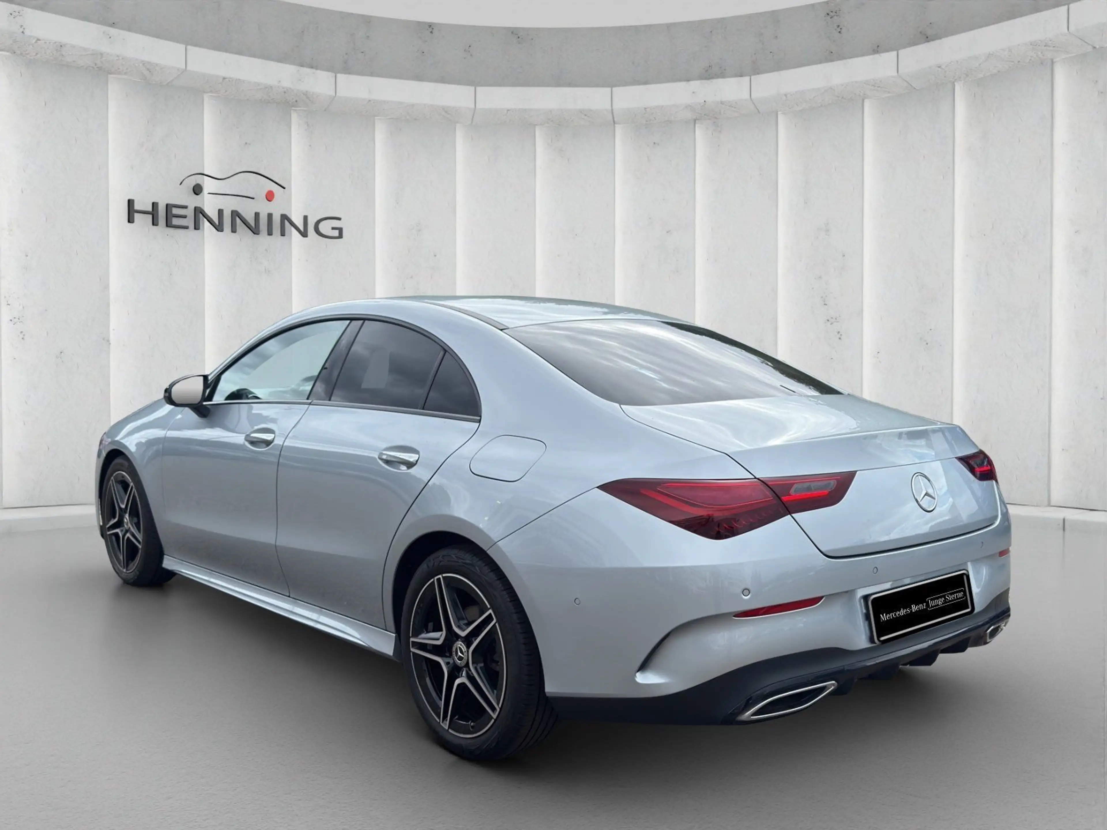 Mercedes-Benz CLA 180 AMG Night-Paket Rückfahrkamera Ambiente — photo 3