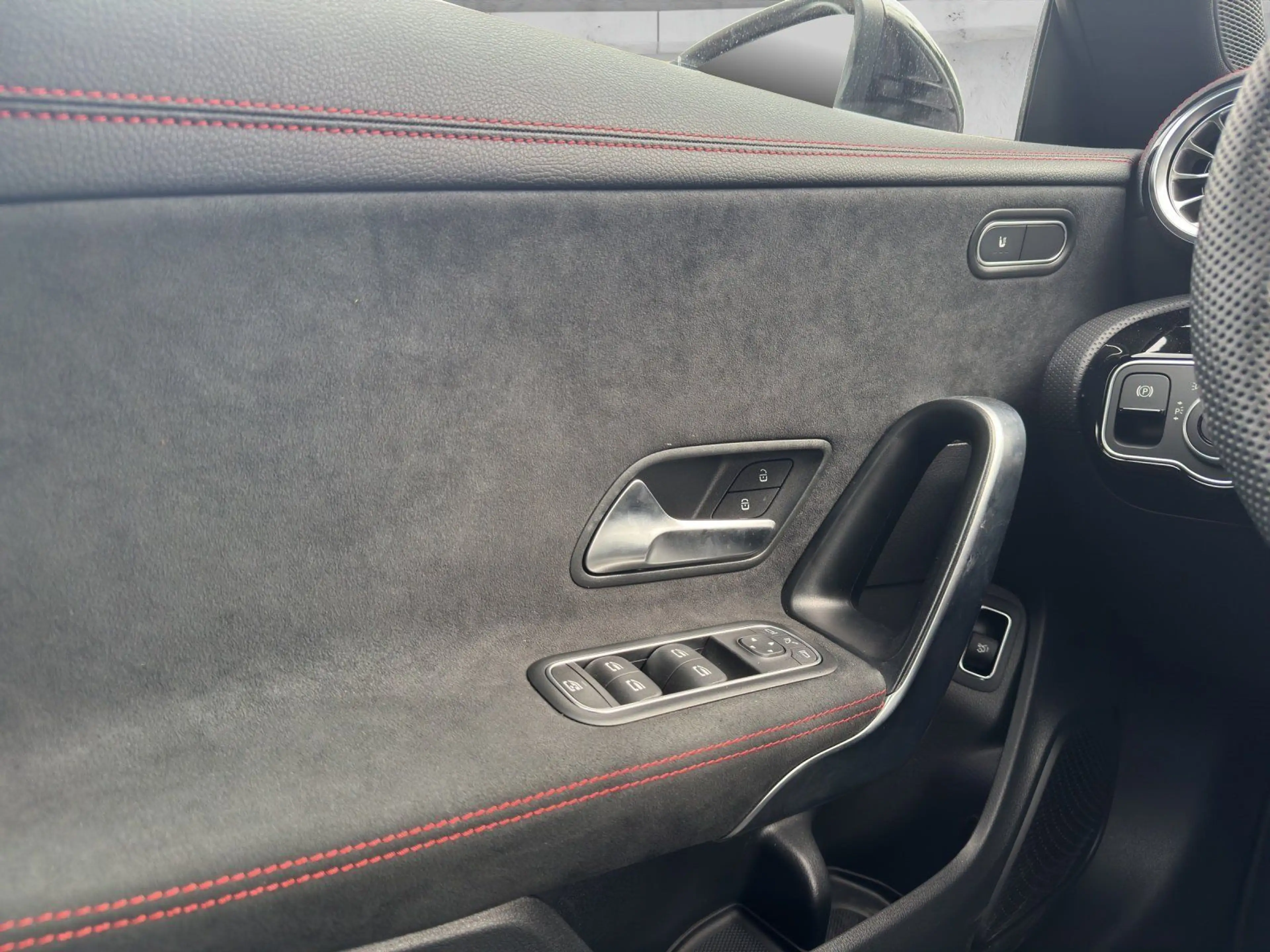 Mercedes-Benz CLA 180 AMG Night-Paket Rückfahrkamera Ambiente — photo 12