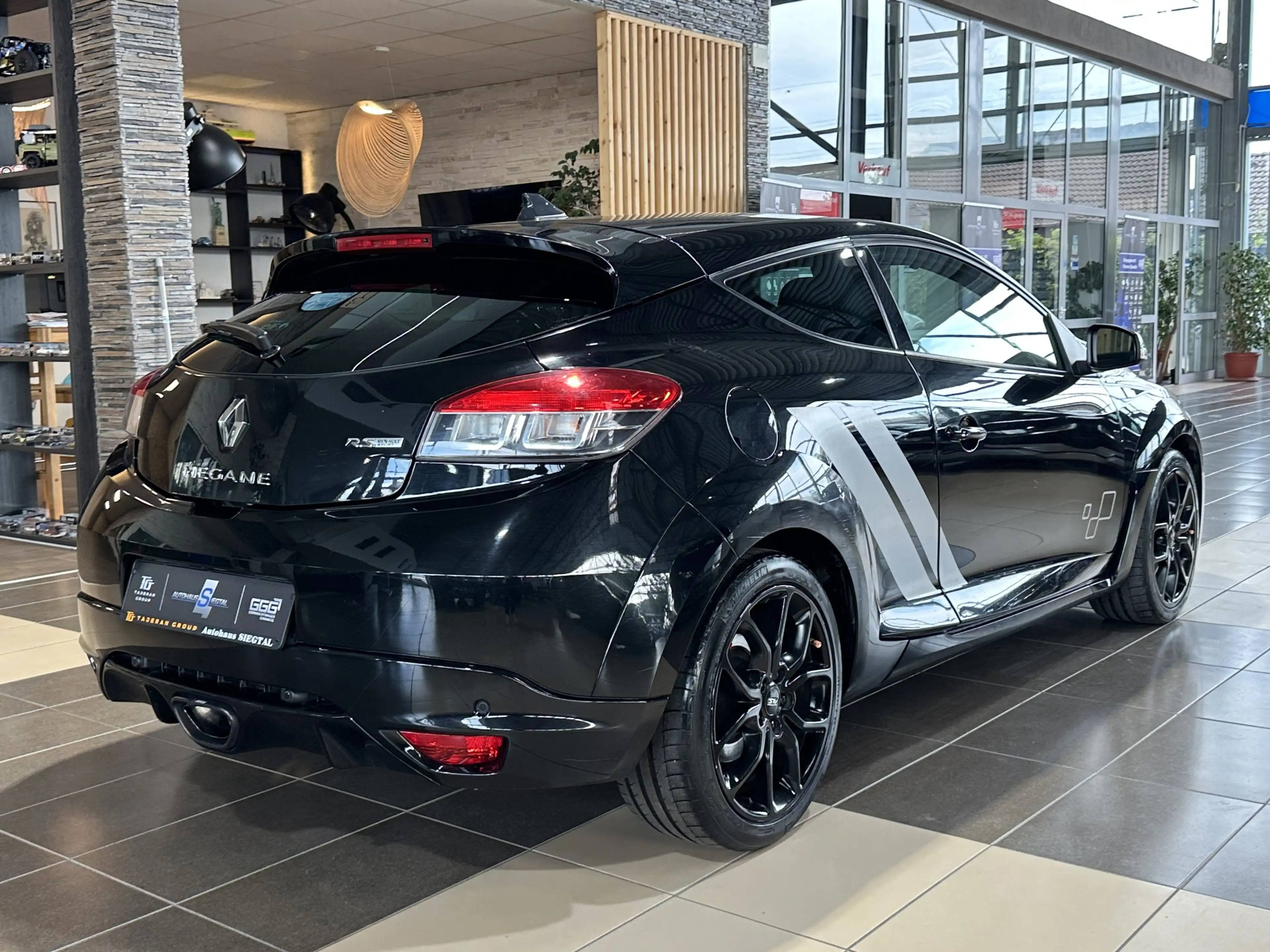 Renault Megane R.S. Trophy 3D Sound by Arkamys 1-Hand — photo 8