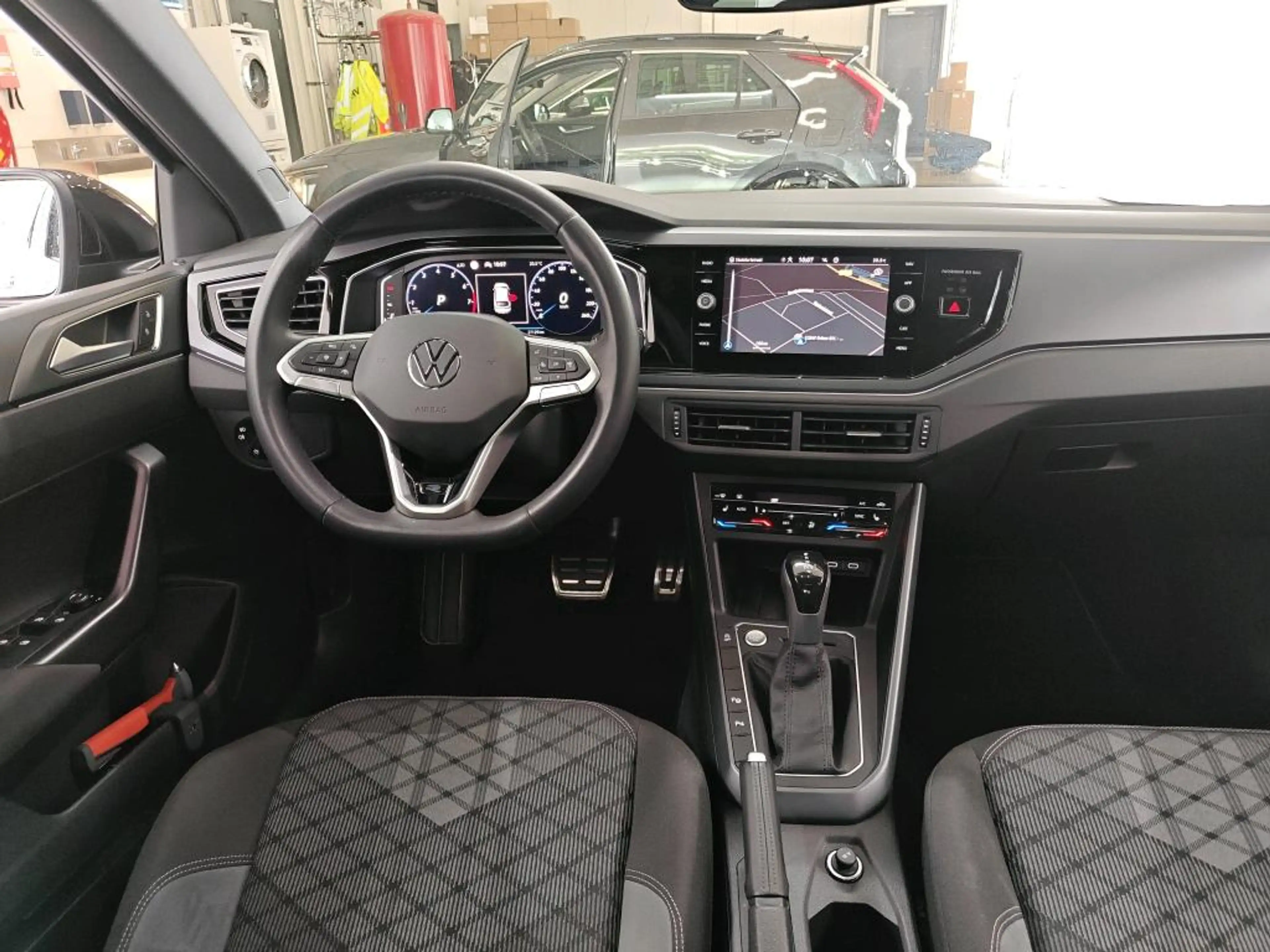 Volkswagen Taigo 1.5 TSI R-Line Business / AUTOMAAT/ PANO/ ACC/ PAR — photo 6
