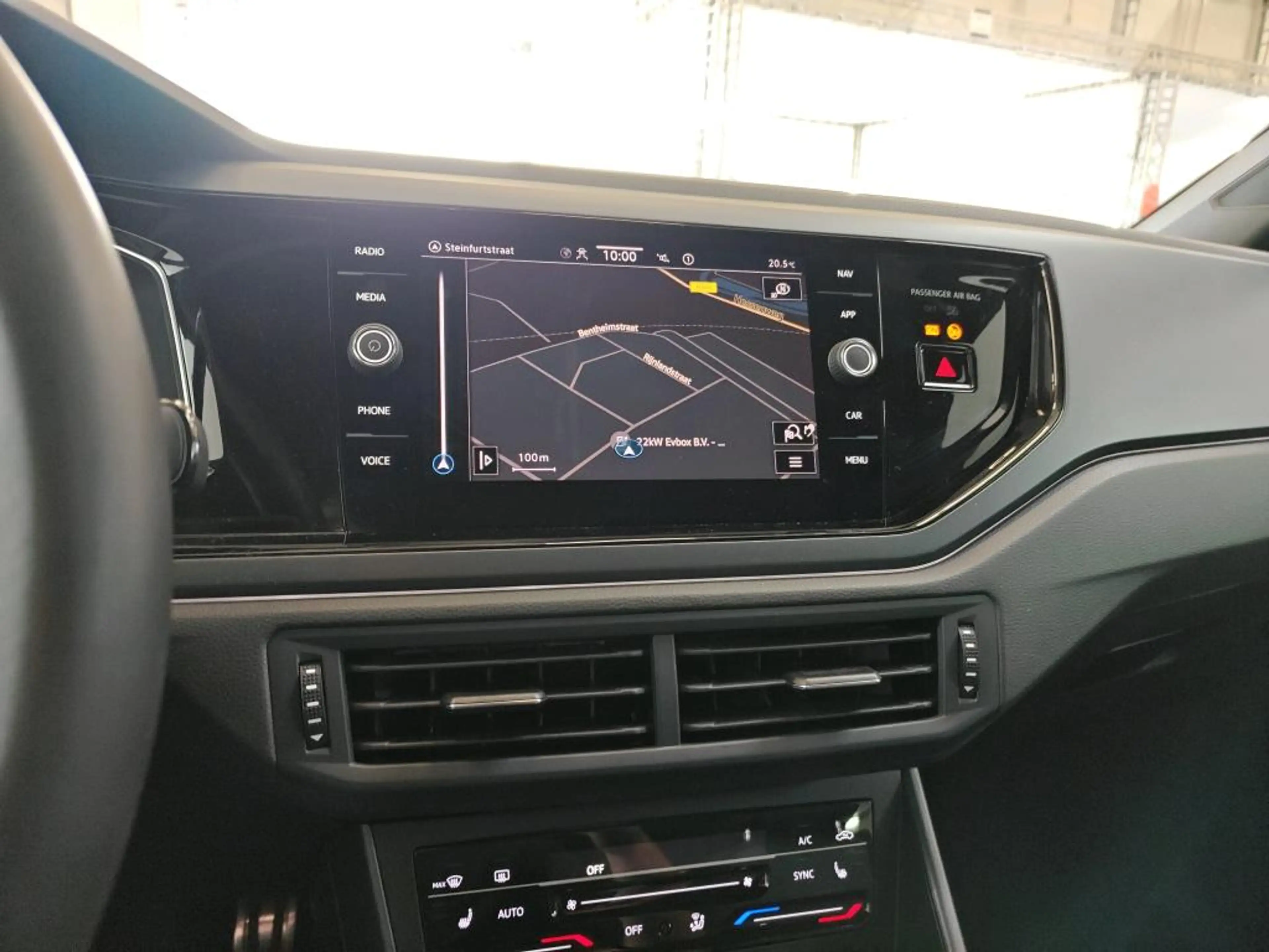 Volkswagen Taigo 1.5 TSI R-Line Business / AUTOMAAT/ PANO/ ACC/ PAR — photo 7