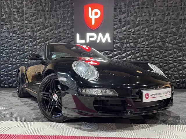 Porsche 911 view 2