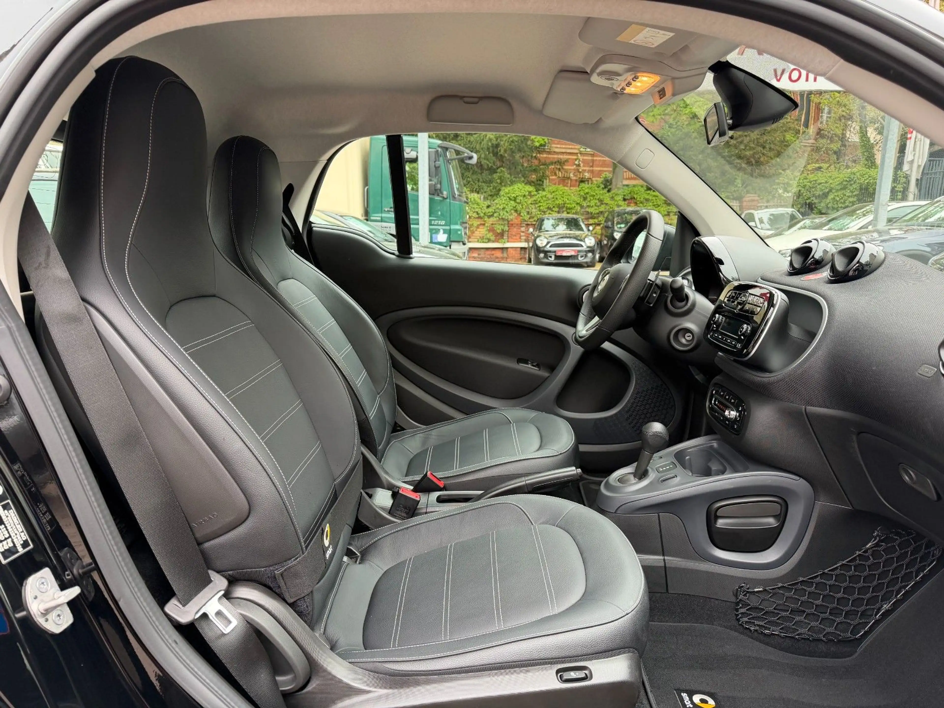 smart forTwo fortwo 66kW DCT prime SPORT*LED*AUDIO*SHZ* — photo 11