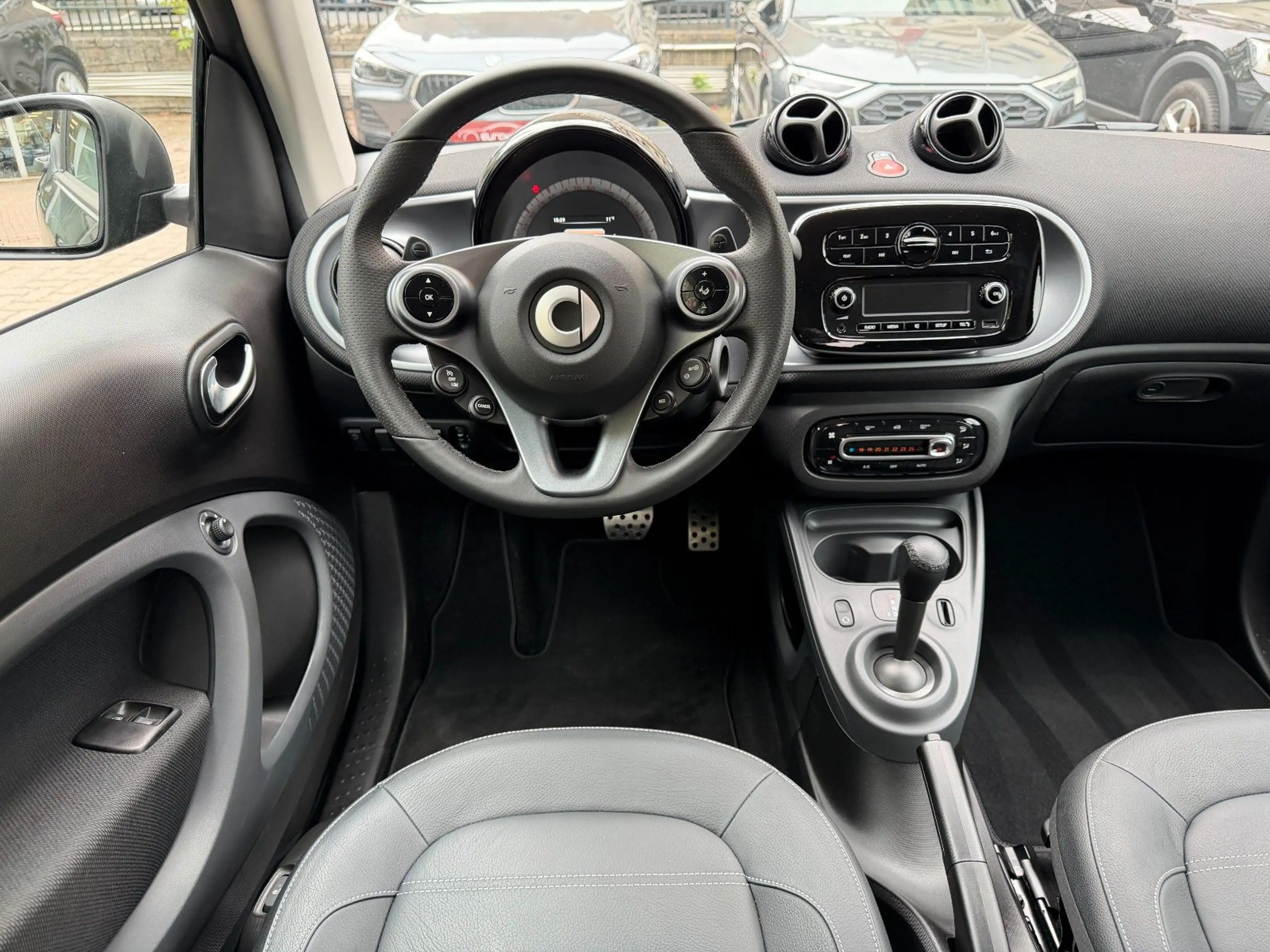 smart forTwo fortwo 66kW DCT prime SPORT*LED*AUDIO*SHZ* — photo 15